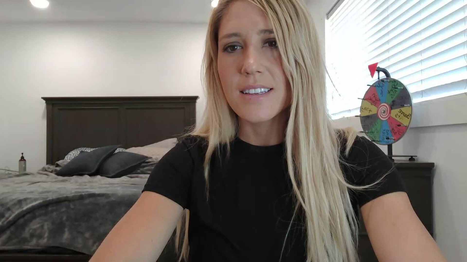 Gallery image thumbnail from blondmilf92's myfreecams stream on, 06/27/2023, 16:13 image 12 of 20