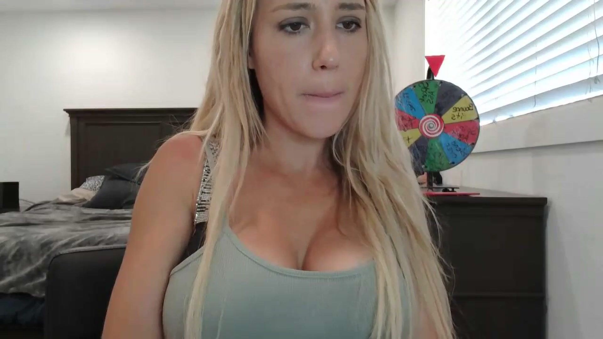 Gallery image thumbnail from blondmilf92's myfreecams stream on, 06/28/2023, 17:28 image 16 of 20
