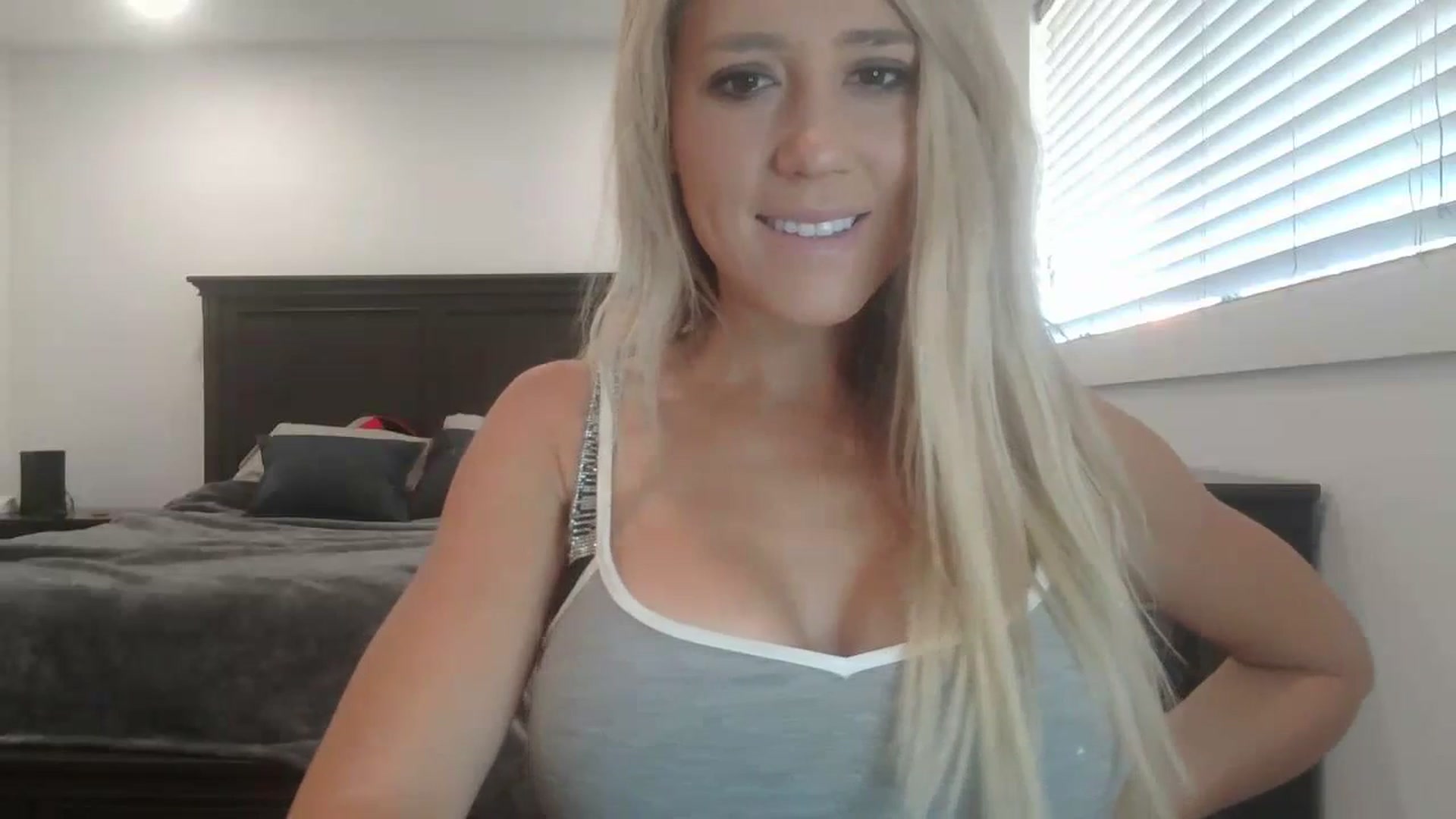 Gallery image thumbnail from blondmilf92's myfreecams stream on, 07/05/2023, 15:45 image 12 of 20