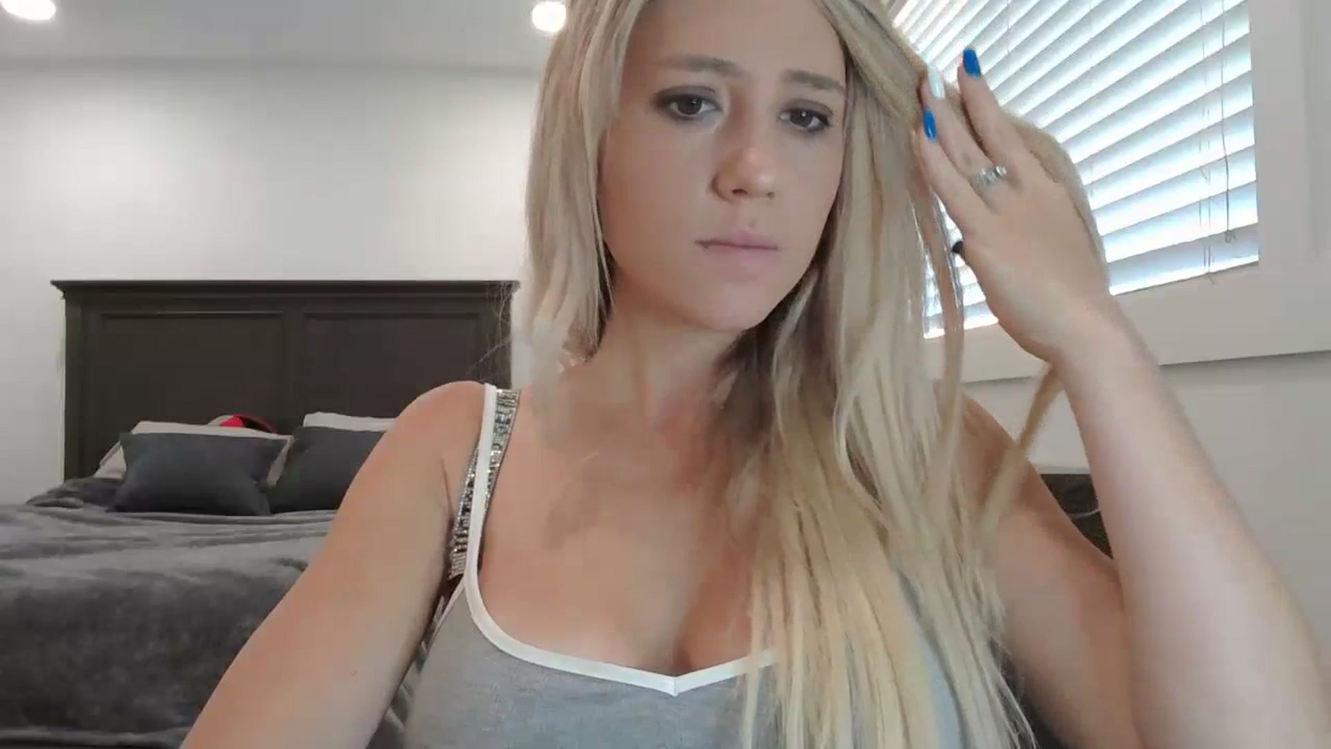 Gallery image thumbnail from blondmilf92's myfreecams stream on, 07/05/2023, 17:04 image 5 of 20
