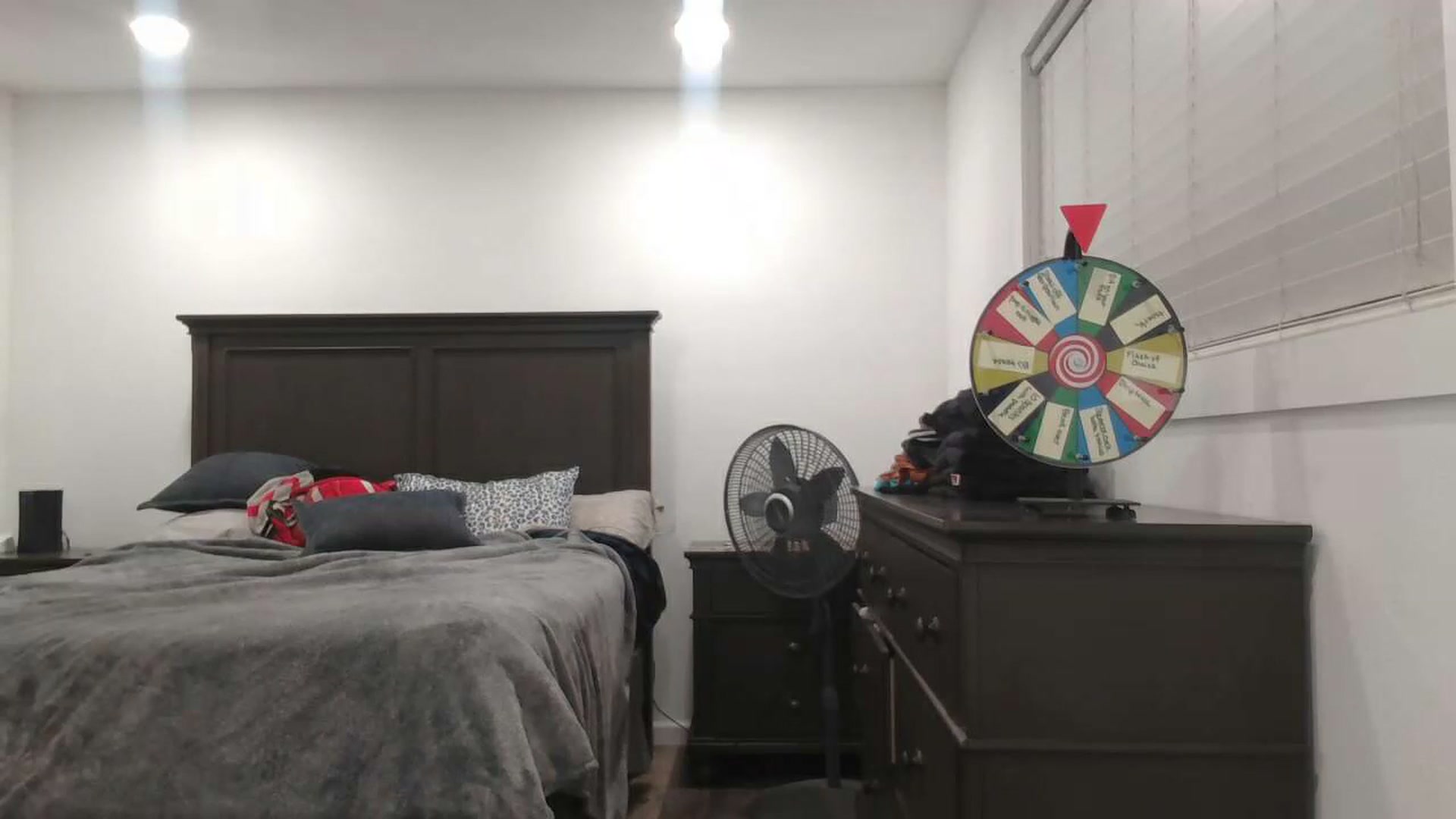 Gallery image thumbnail from blondmilf92's myfreecams stream on, 07/07/2023, 06:16 image 4 of 20