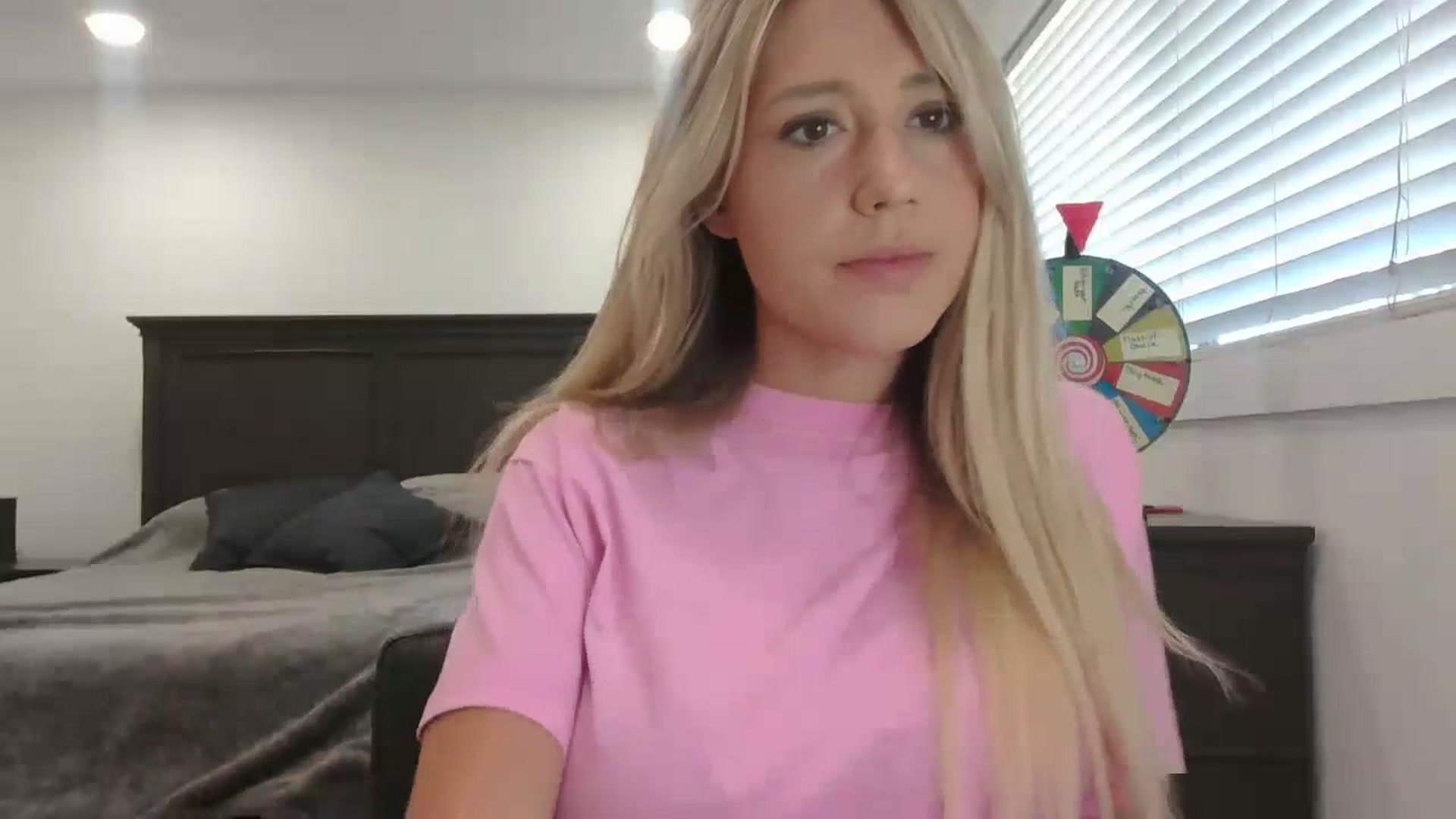 Gallery image thumbnail from blondmilf92's myfreecams stream on, 07/10/2023, 17:06 image 6 of 20