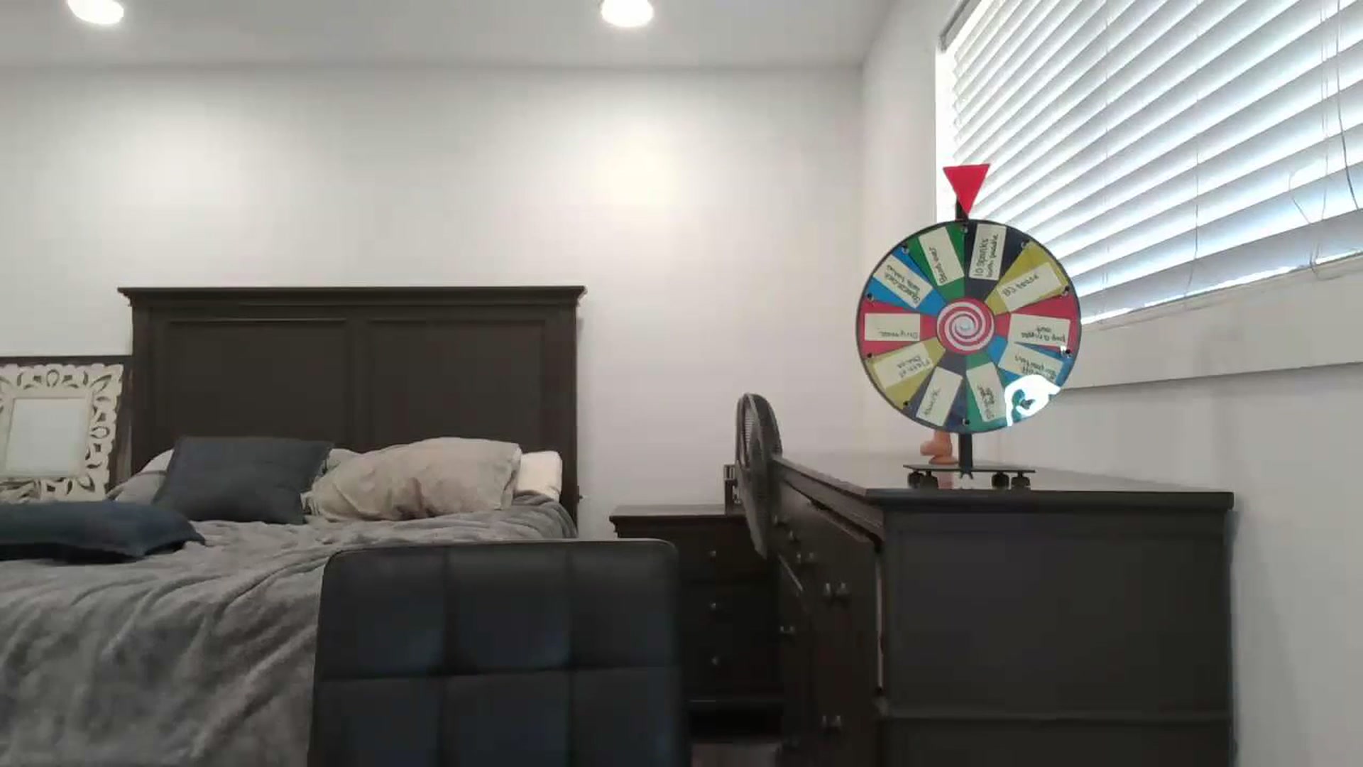 Gallery image thumbnail from blondmilf92's myfreecams stream on, 07/13/2023, 17:33 image 20 of 20