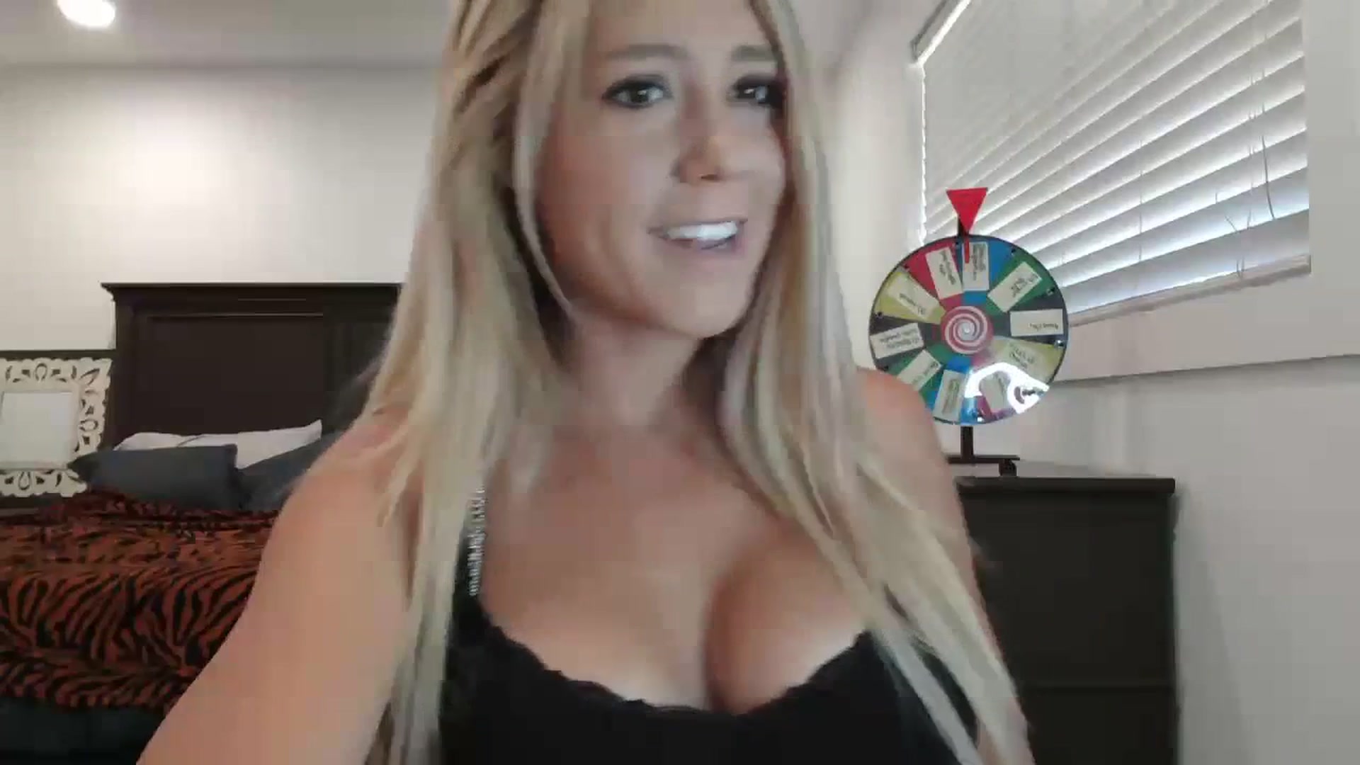 Gallery image thumbnail from blondmilf92's myfreecams stream on, 07/14/2023, 16:52 image 5 of 20