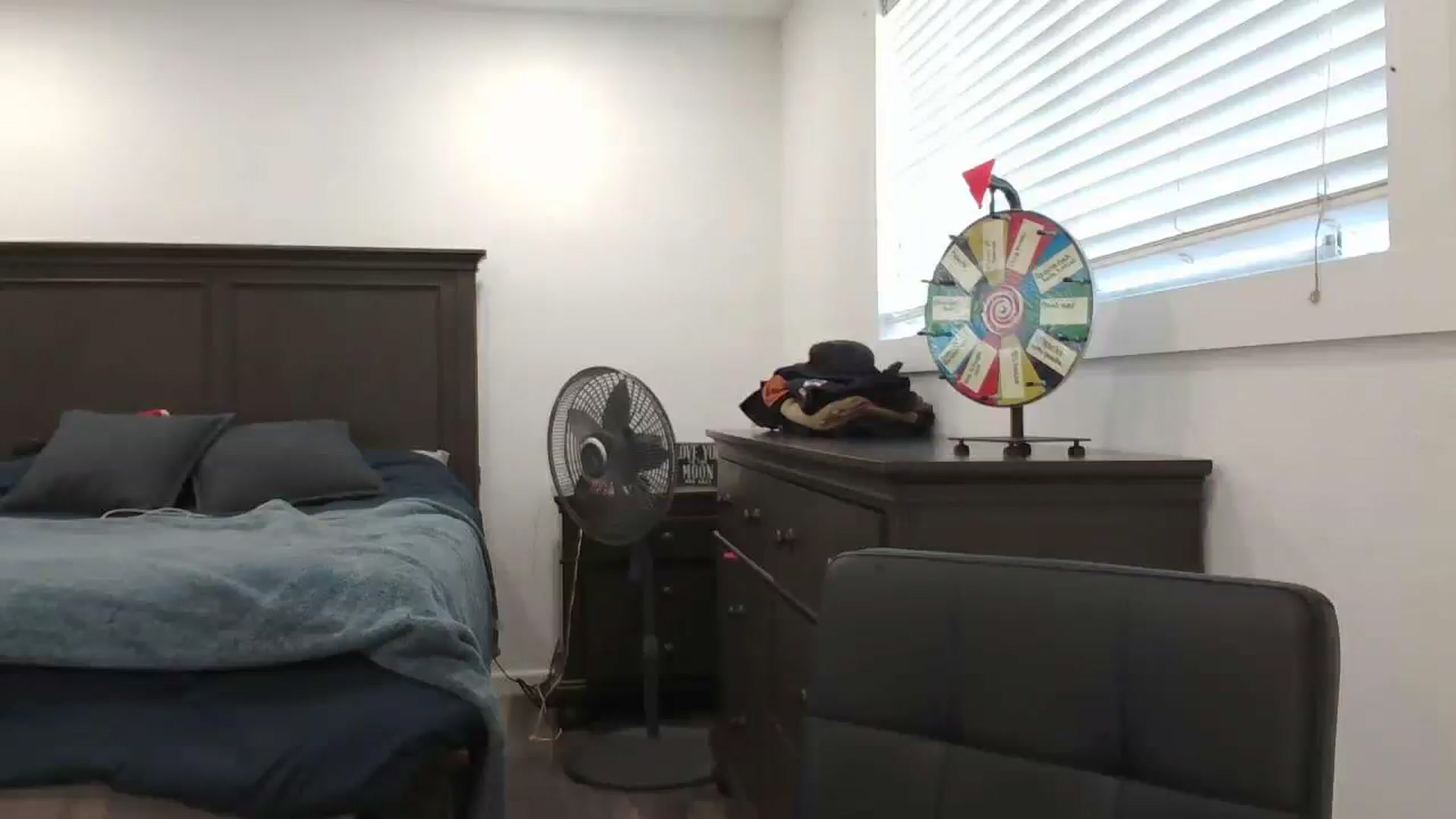 Gallery image thumbnail from blondmilf92's myfreecams stream on, 08/04/2023, 17:22 image 10 of 20
