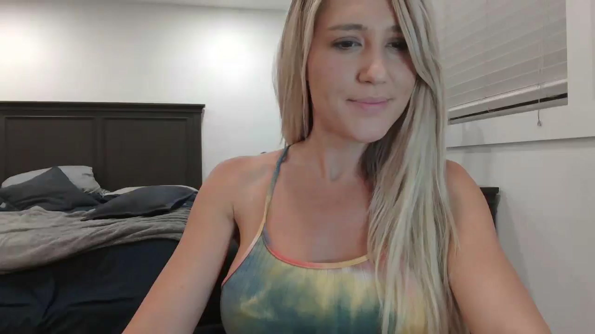 Gallery image thumbnail from blondmilf92's myfreecams stream on, 08/11/2023, 04:43 image 10 of 20