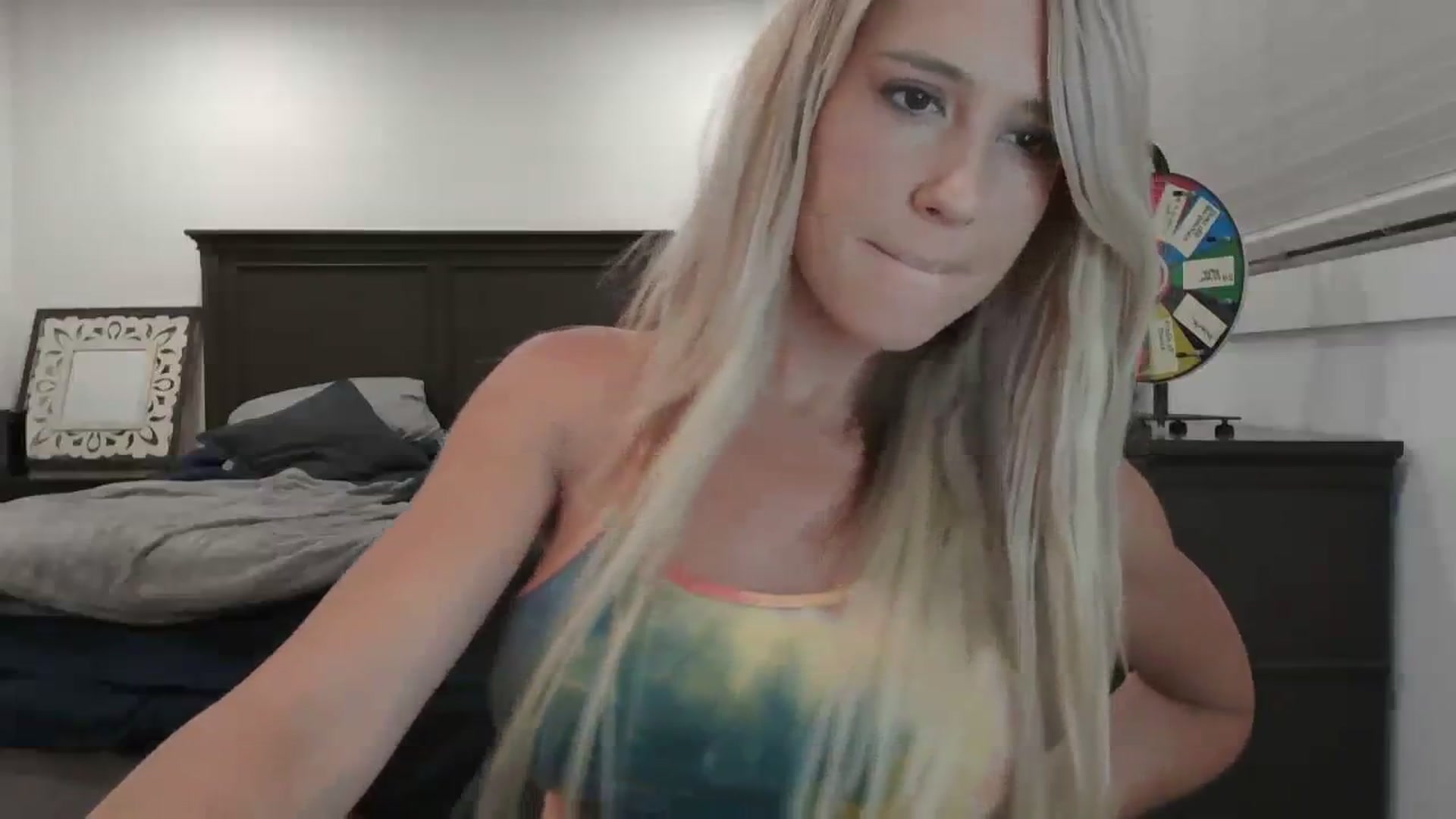 Gallery image thumbnail from blondmilf92's myfreecams stream on, 08/11/2023, 04:43 image 6 of 20
