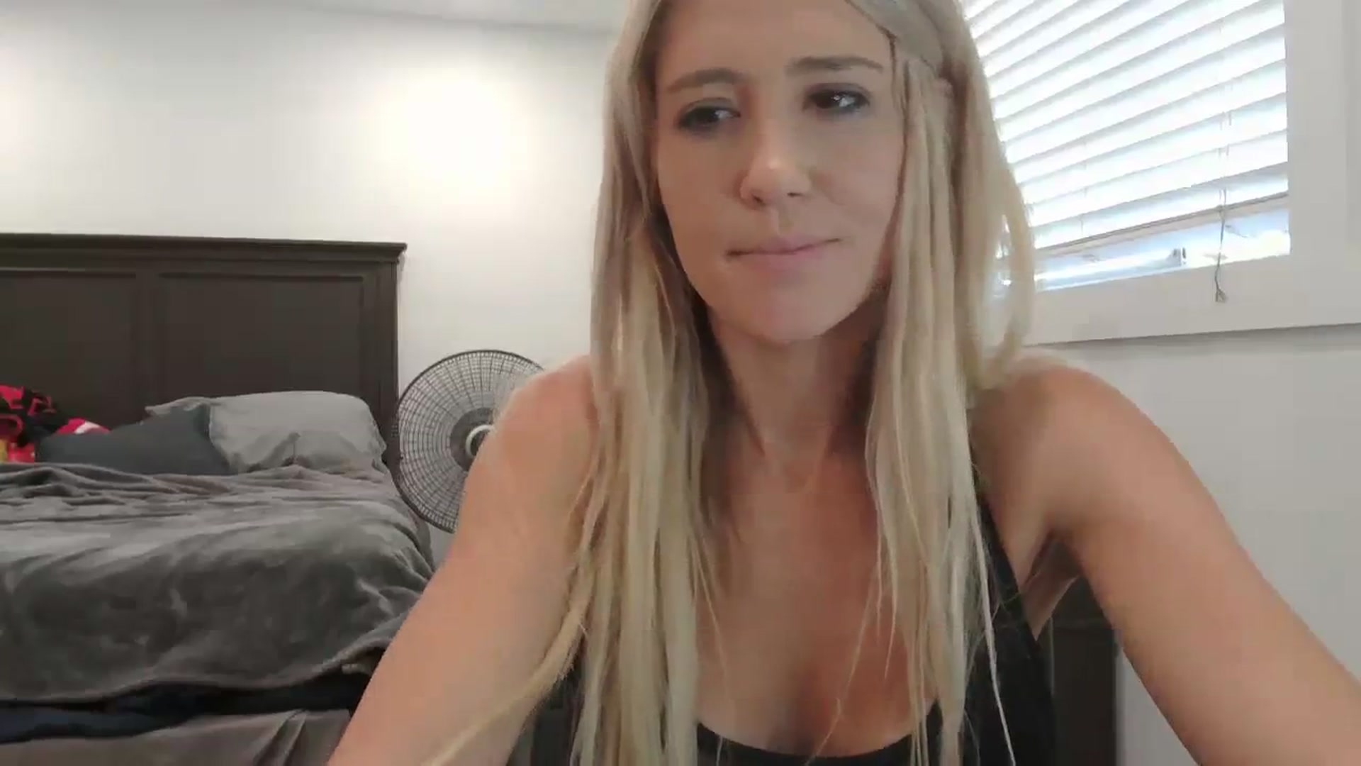 Gallery image thumbnail from blondmilf92's myfreecams stream on, 08/15/2023, 20:43 image 9 of 20