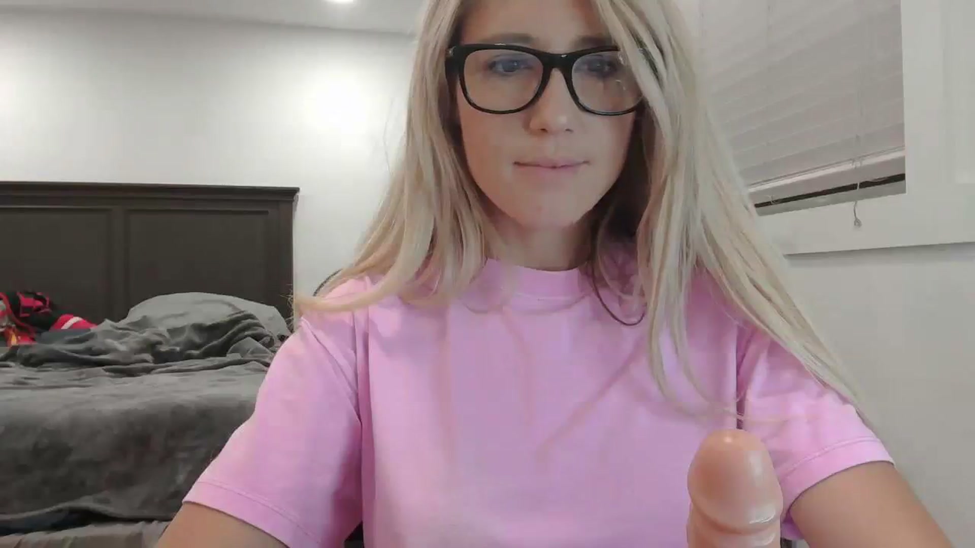 Gallery image thumbnail from blondmilf92's myfreecams stream on, 08/16/2023, 05:41 image 17 of 20
