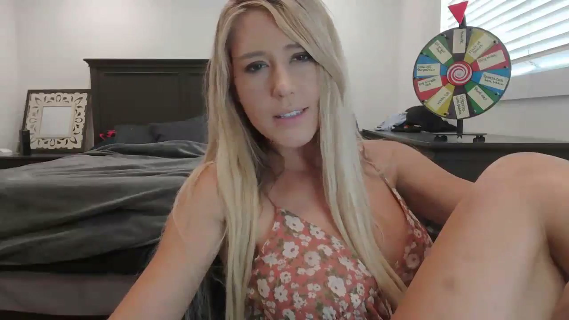 Gallery image thumbnail from blondmilf92's myfreecams stream on, 08/21/2023, 18:36 image 7 of 20