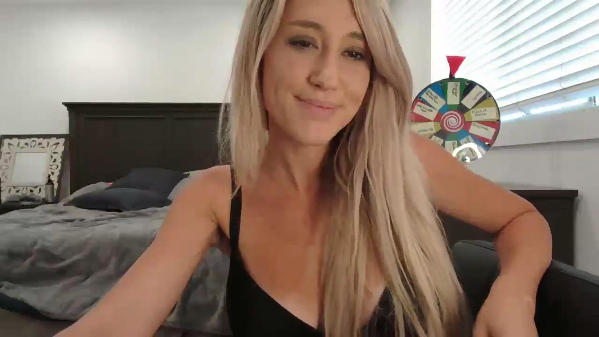 Gallery image thumbnail from blondmilf92's myfreecams stream on, 08/23/2023, 20:37 image 6 of 20