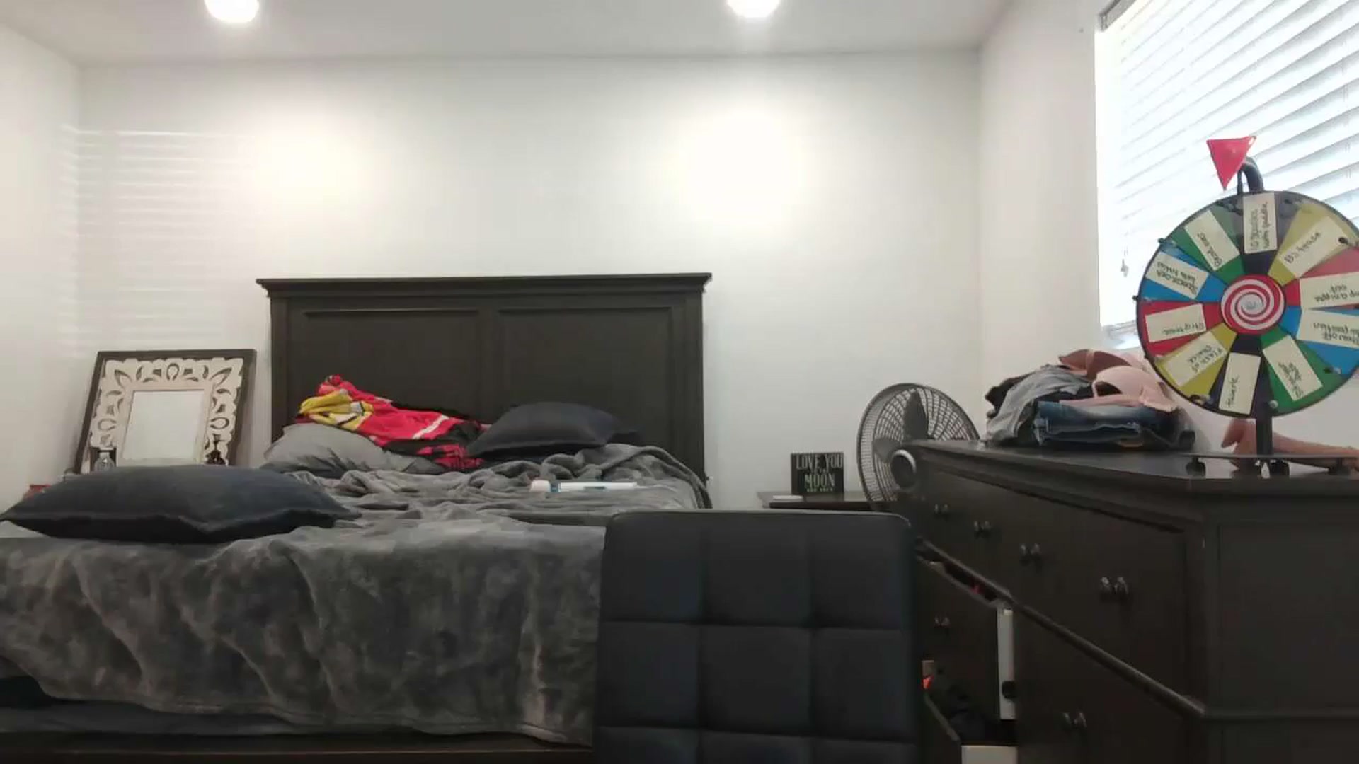Gallery image thumbnail from blondmilf92's myfreecams stream on, 09/12/2023, 18:05 image 18 of 20