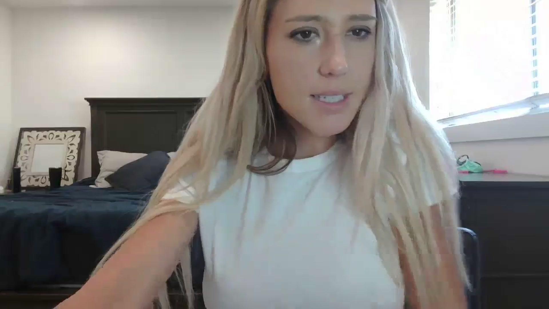 Gallery image thumbnail from blondmilf92's myfreecams stream on, 09/19/2023, 19:13 image 10 of 20