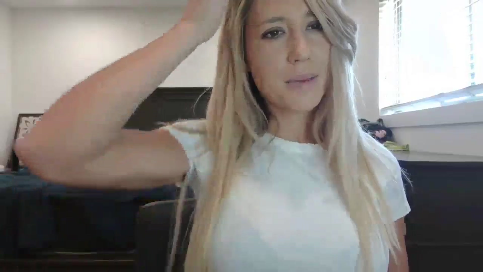 Gallery image thumbnail from blondmilf92's myfreecams stream on, 09/19/2023, 19:13 image 2 of 20