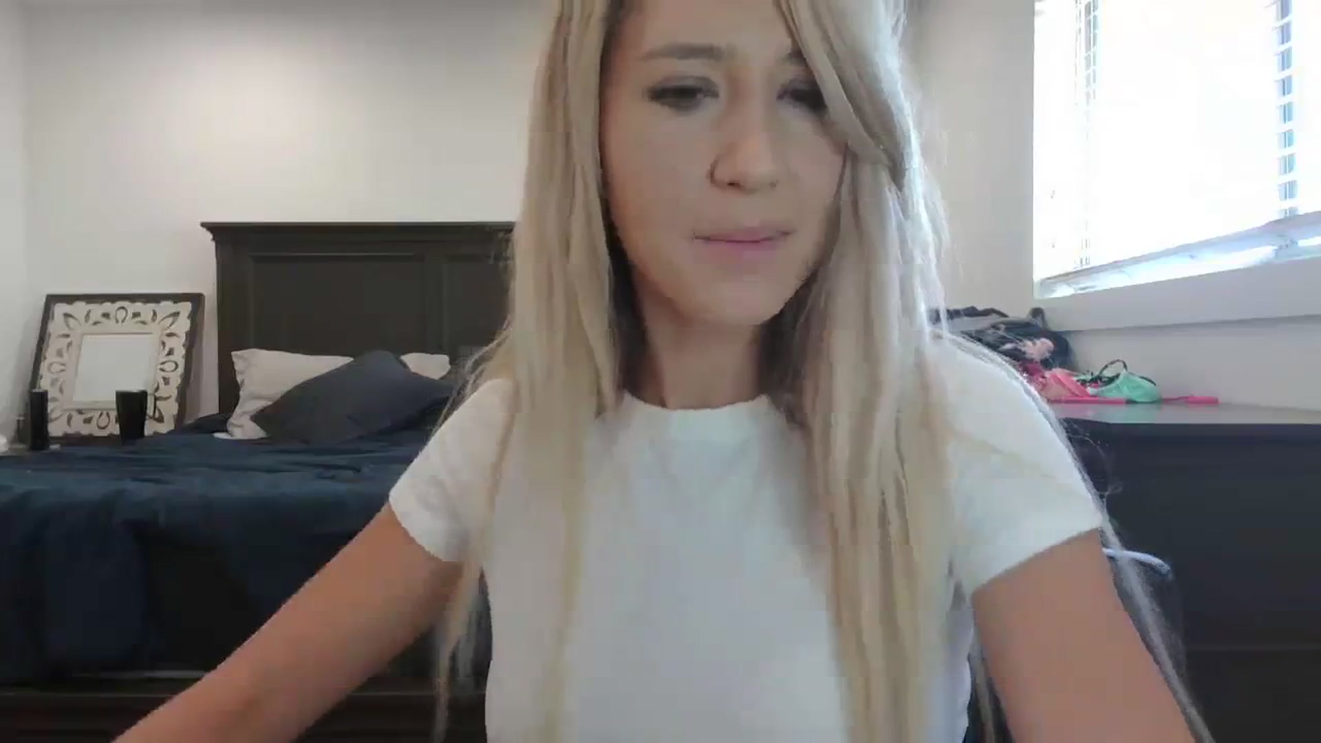 Gallery image thumbnail from blondmilf92's myfreecams stream on, 09/19/2023, 19:13 image 12 of 20
