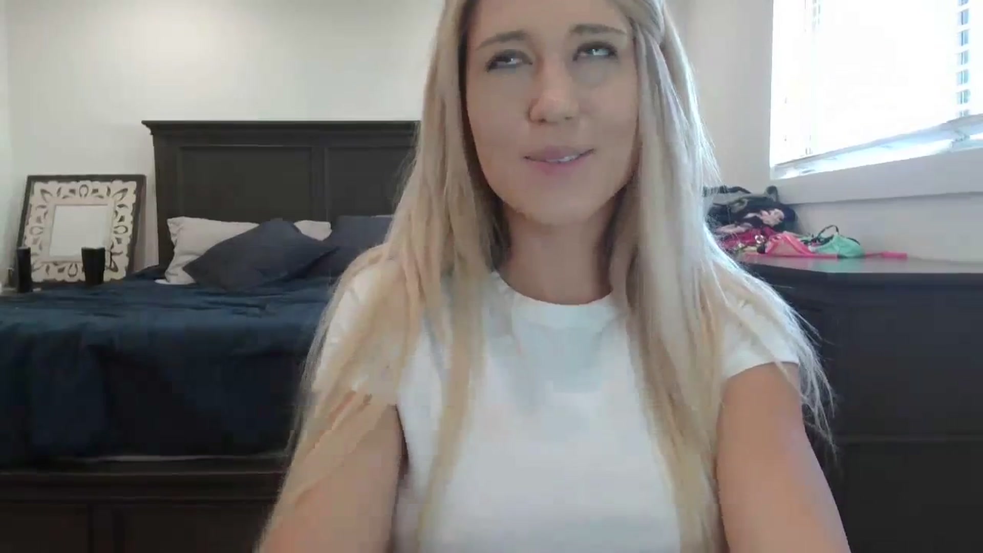 Gallery image thumbnail from blondmilf92's myfreecams stream on, 09/19/2023, 19:13 image 11 of 20