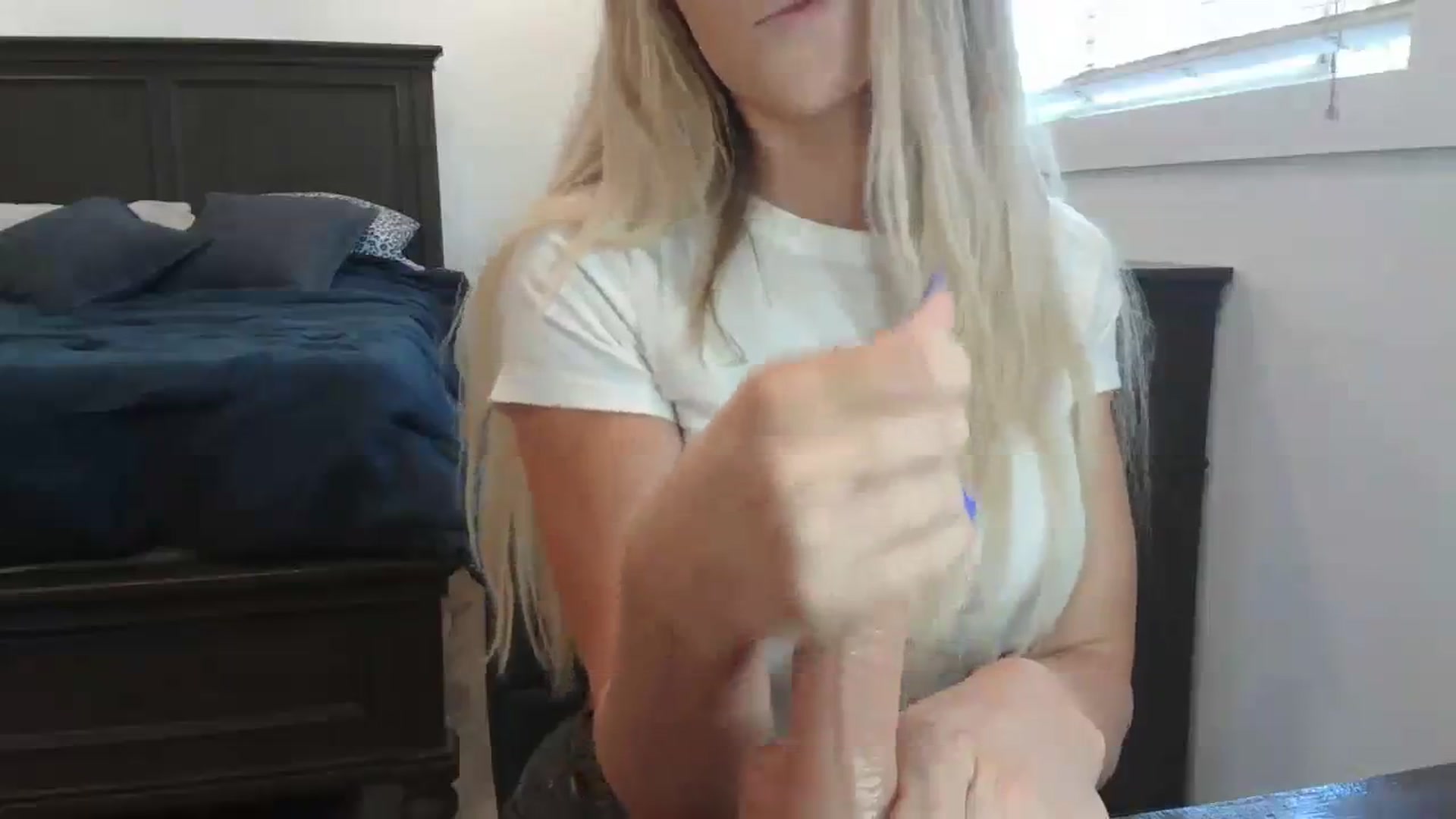 Gallery image thumbnail from blondmilf92's myfreecams stream on, 09/19/2023, 19:13 image 6 of 20