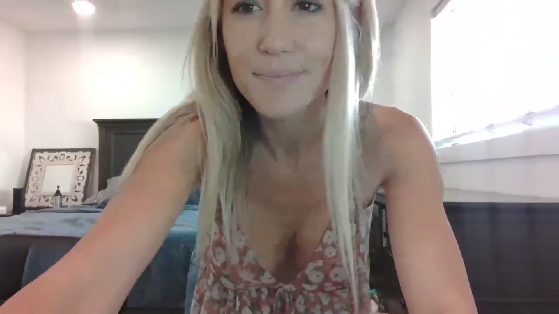 Gallery image thumbnail from blondmilf92's myfreecams stream on, 09/29/2023, 20:47 image 11 of 20