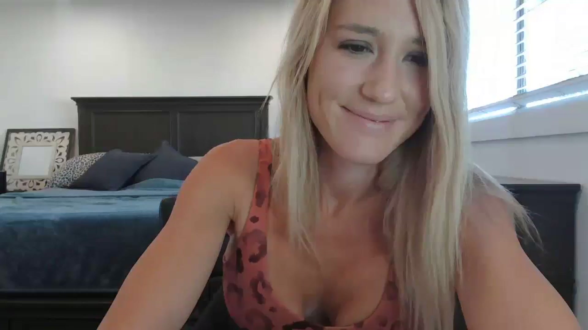 Gallery image thumbnail from blondmilf92's myfreecams stream on, 10/02/2023, 18:25 image 13 of 20