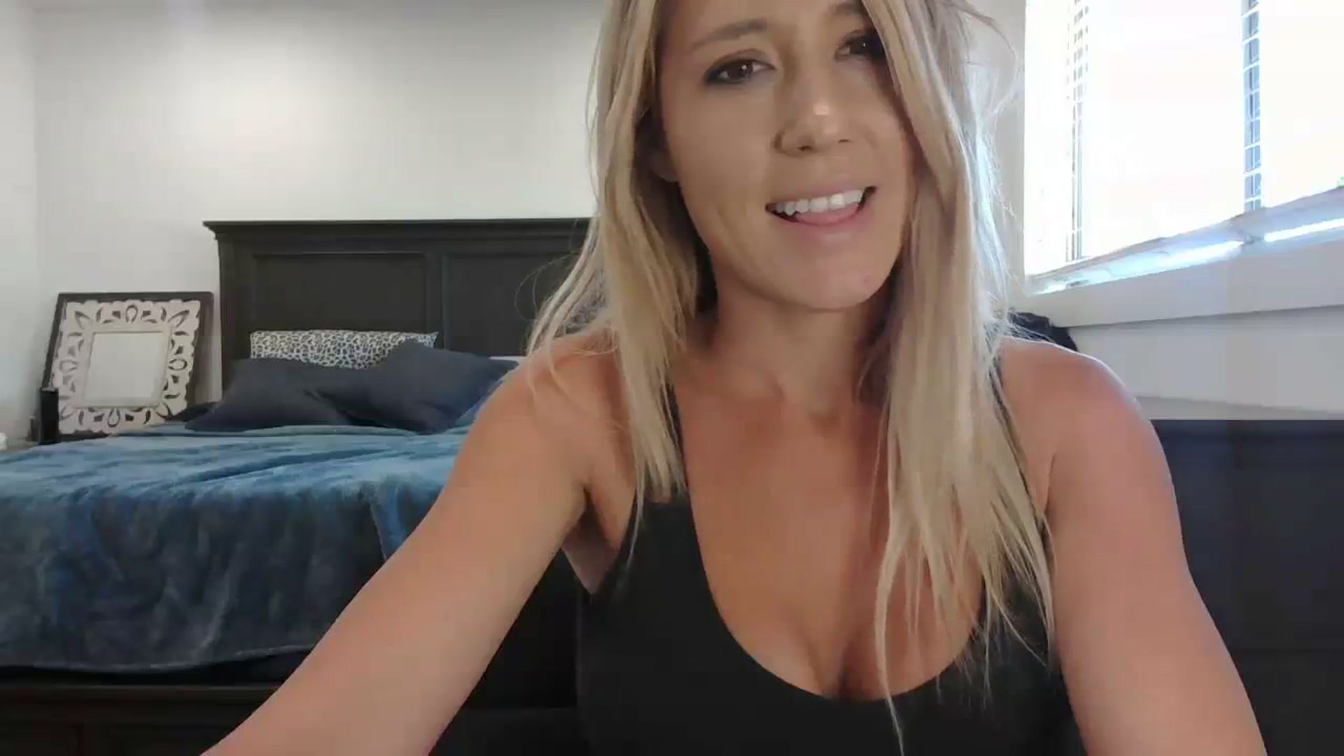 Gallery image thumbnail from blondmilf92's myfreecams stream on, 10/03/2023, 19:49 image 18 of 20