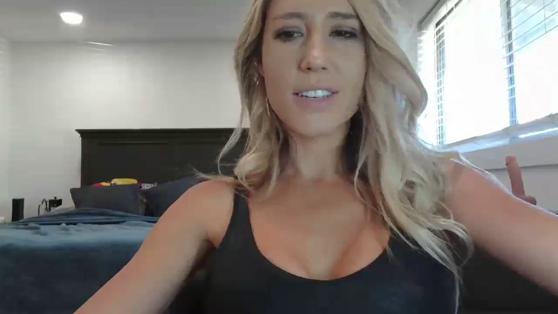 Gallery image thumbnail from blondmilf92's myfreecams stream on, 10/12/2023, 19:17 image 3 of 20