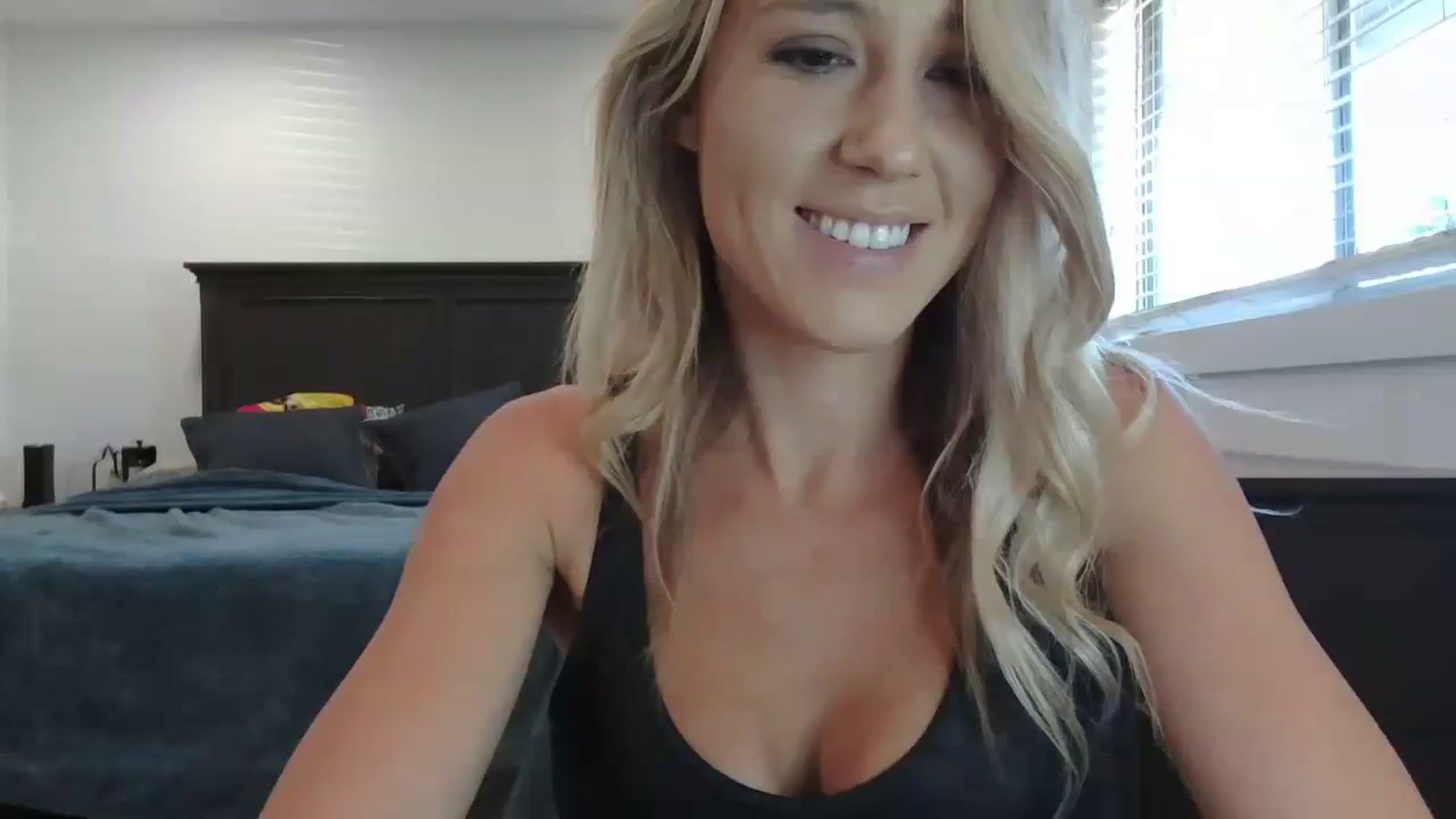 Gallery image thumbnail from blondmilf92's myfreecams stream on, 10/12/2023, 19:17 image 1 of 20