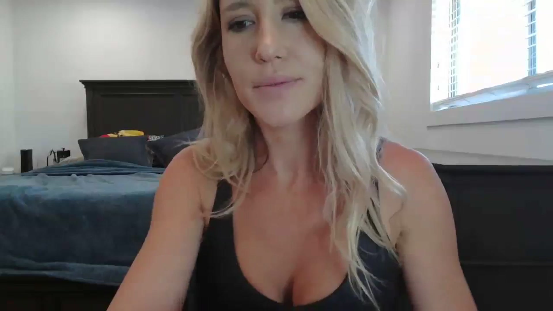 Gallery image thumbnail from blondmilf92's myfreecams stream on, 10/12/2023, 20:18 image 9 of 20