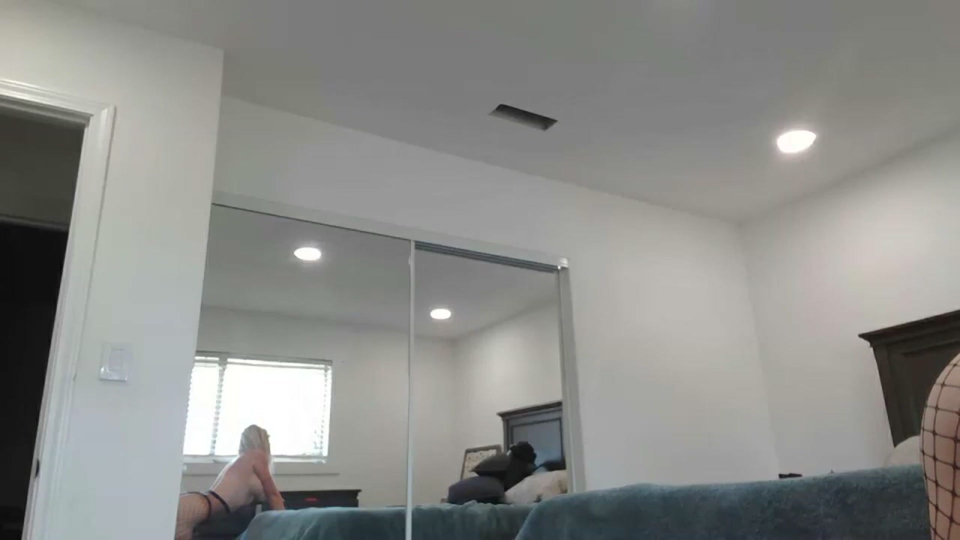Gallery image thumbnail from blondmilf92's myfreecams stream on, 10/13/2023, 21:00 image 7 of 20