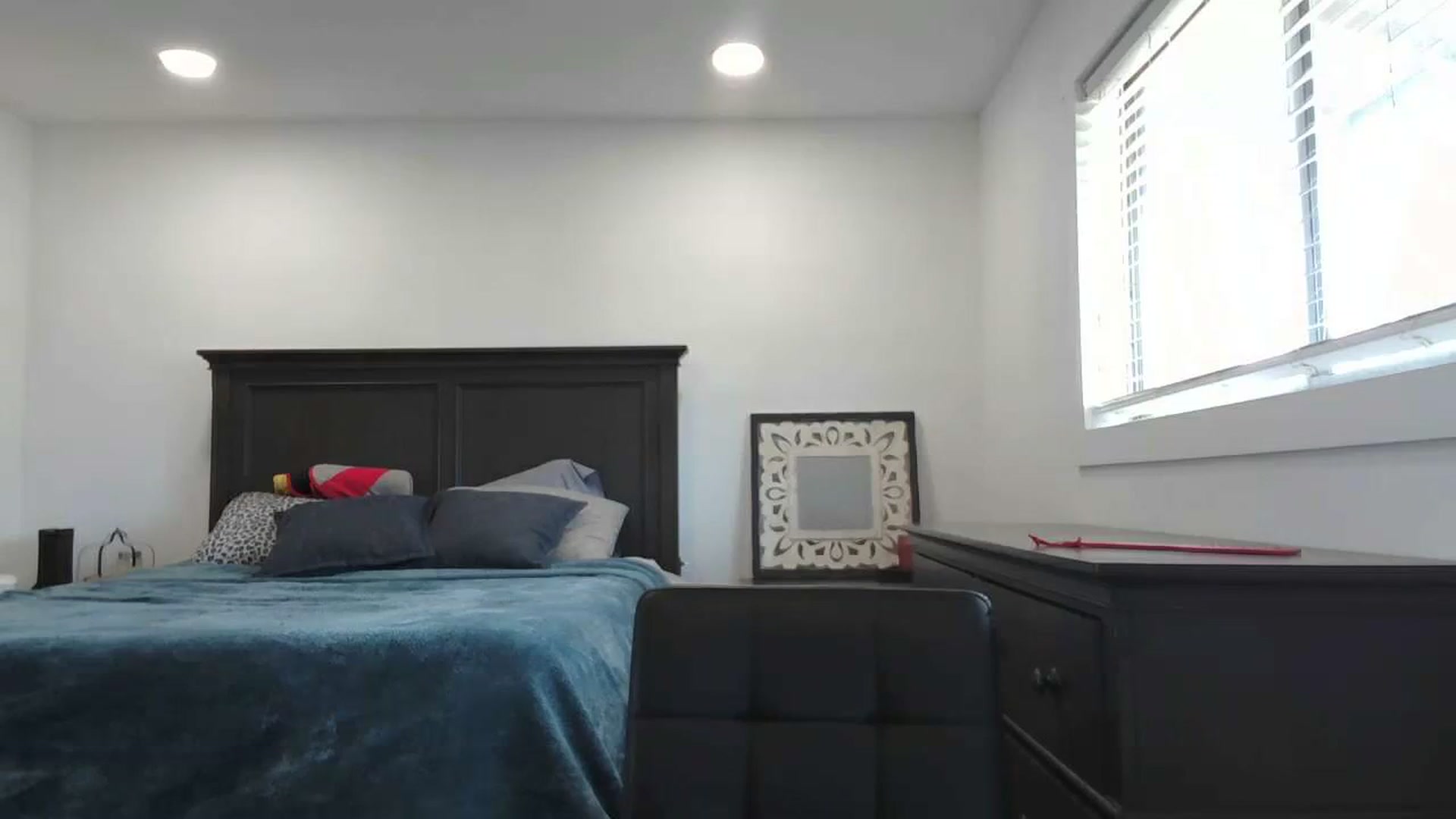Gallery image thumbnail from blondmilf92's myfreecams stream on, 10/16/2023, 20:43 image 7 of 20