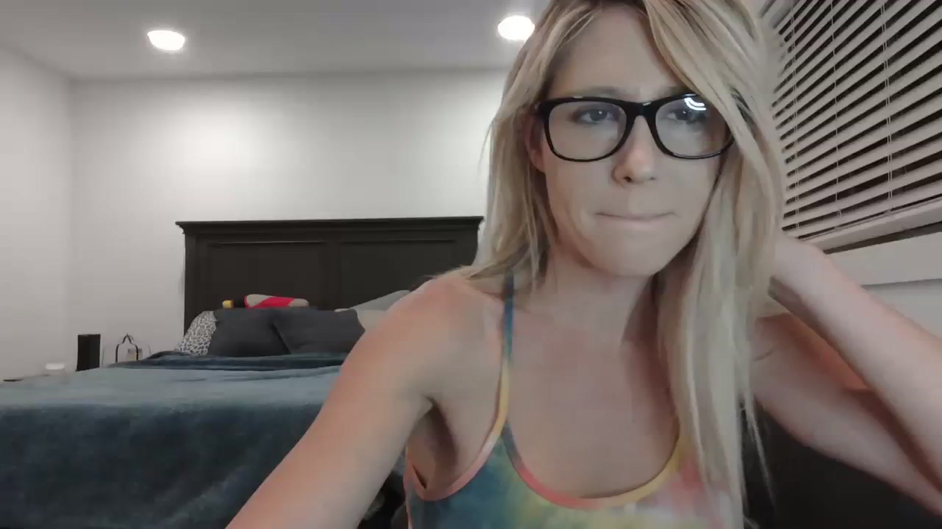 Gallery image thumbnail from blondmilf92's myfreecams stream on, 10/17/2023, 06:01 image 4 of 20