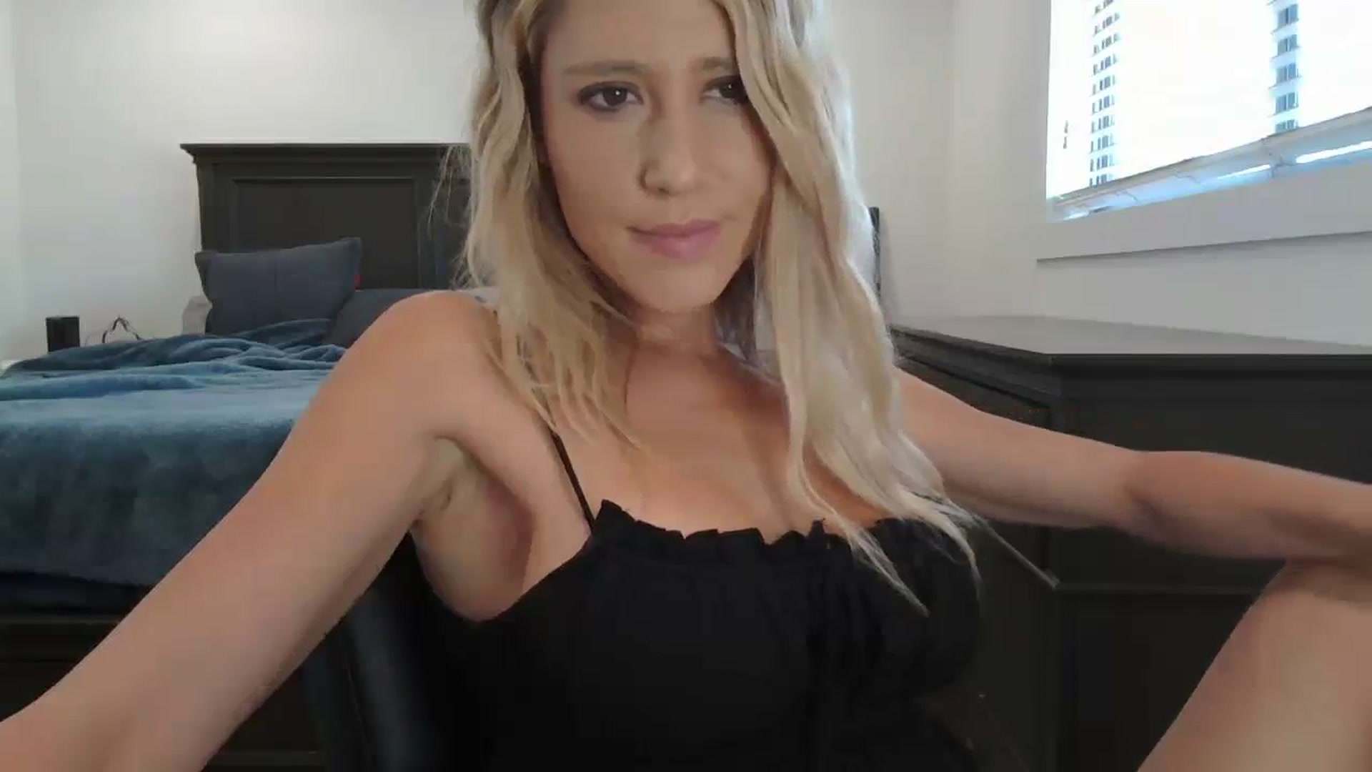 Gallery image thumbnail from blondmilf92's myfreecams stream on, 10/17/2023, 17:47 image 15 of 20