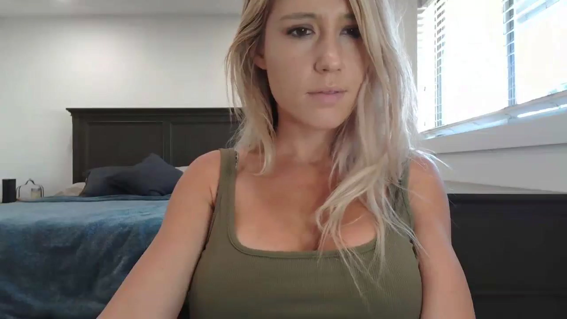 Gallery image thumbnail from blondmilf92's myfreecams stream on, 10/25/2023, 17:21 image 17 of 20