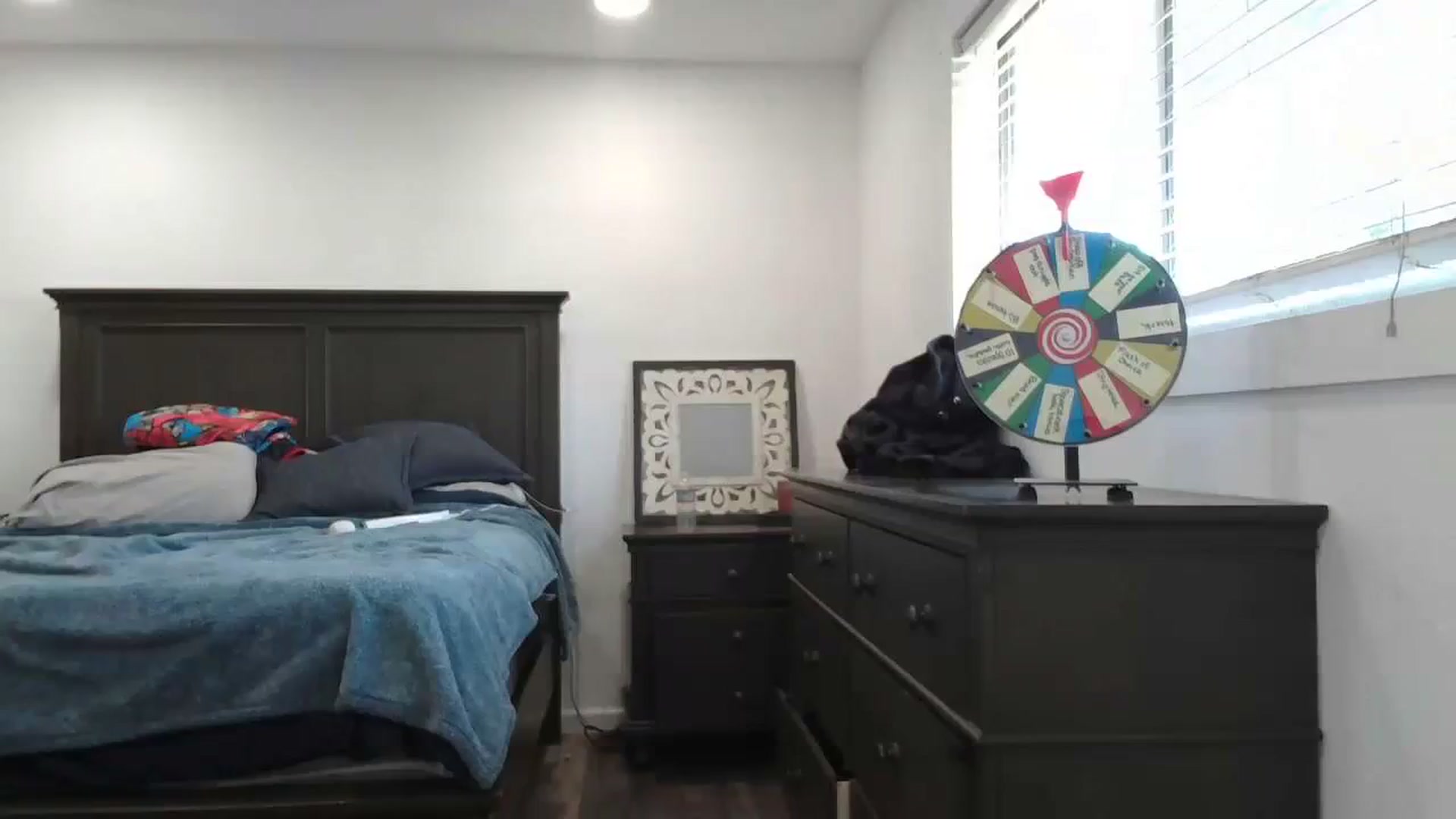 Gallery image thumbnail from blondmilf92's myfreecams stream on, 10/31/2023, 20:32 image 15 of 20