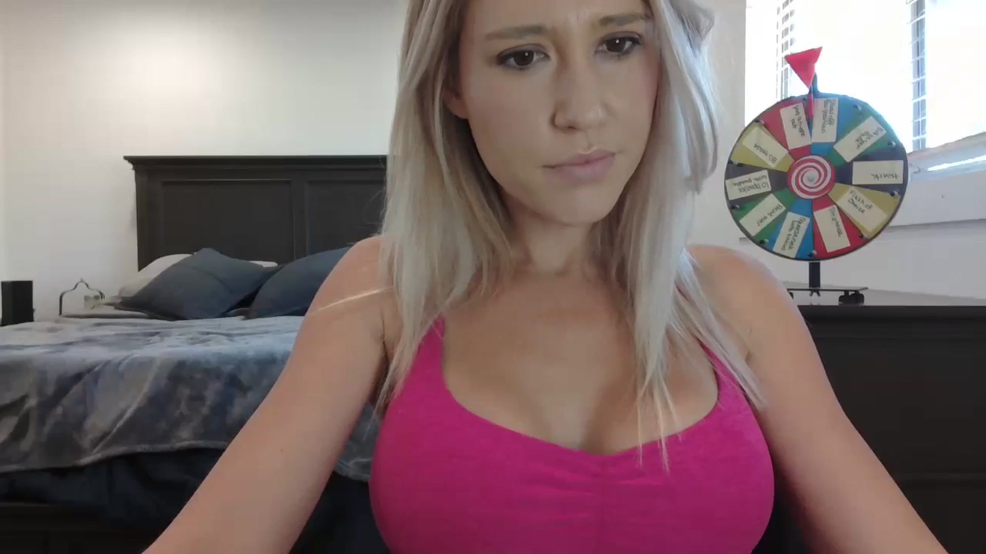 Gallery image thumbnail from blondmilf92's myfreecams stream on, 11/07/2023, 19:37 image 15 of 20