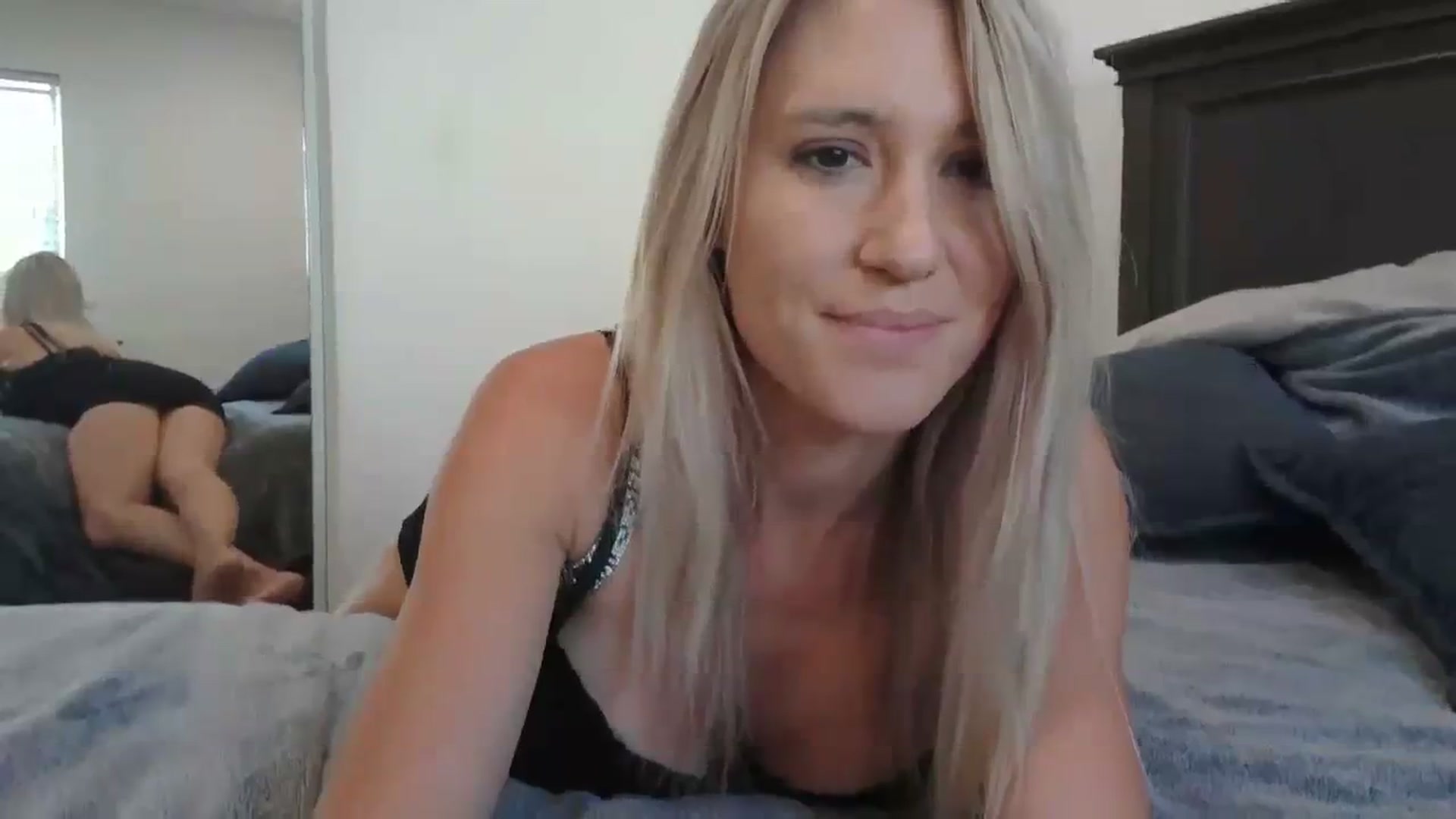 Gallery image thumbnail from blondmilf92's myfreecams stream on, 11/08/2023, 22:20 image 15 of 20
