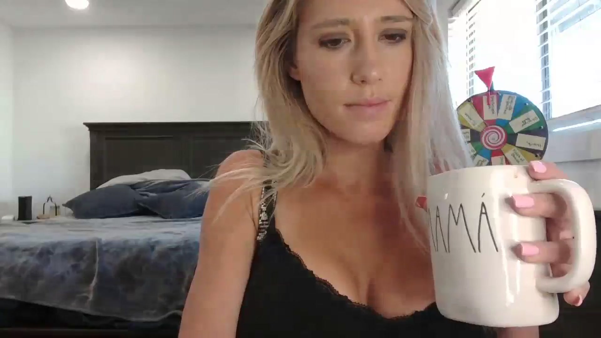 Gallery image thumbnail from blondmilf92's myfreecams stream on, 11/08/2023, 22:20 image 8 of 20