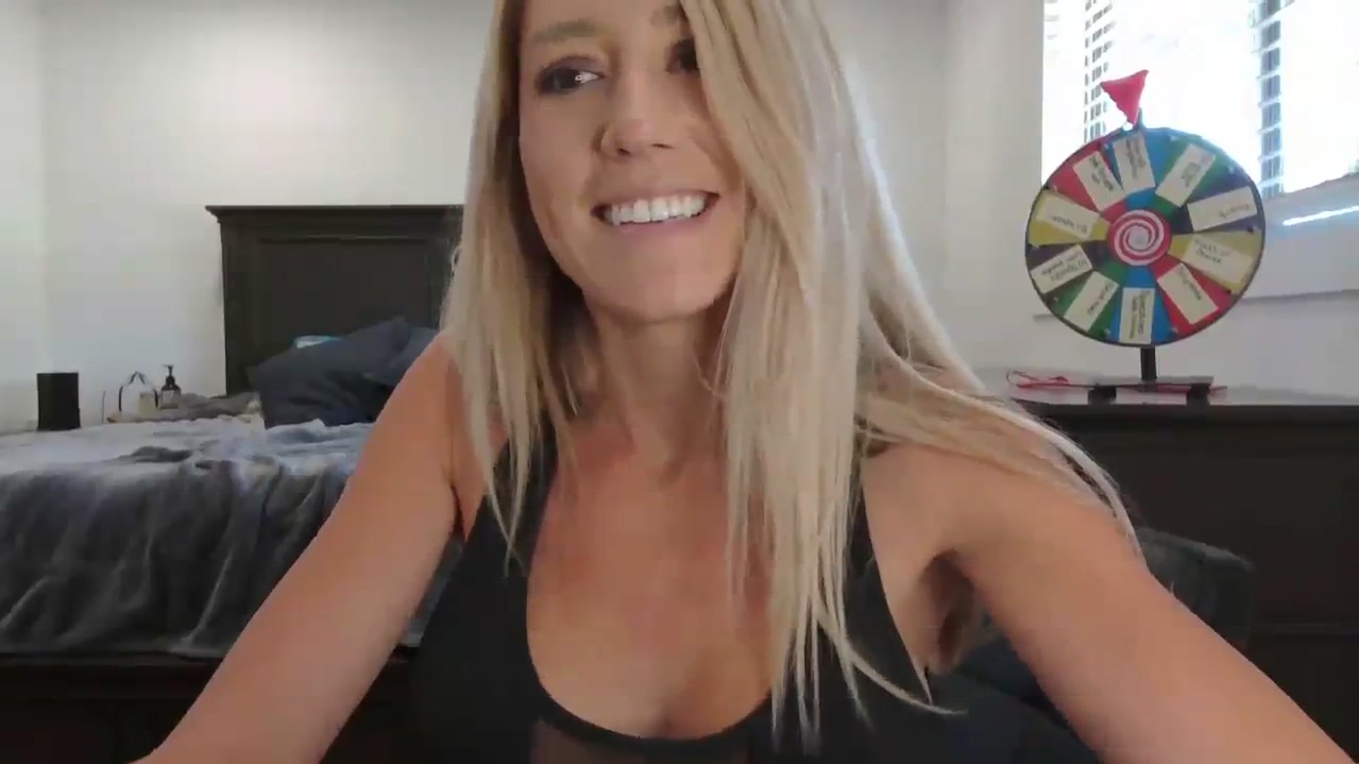 Gallery image thumbnail from blondmilf92's myfreecams stream on, 11/13/2023, 21:48 image 4 of 20