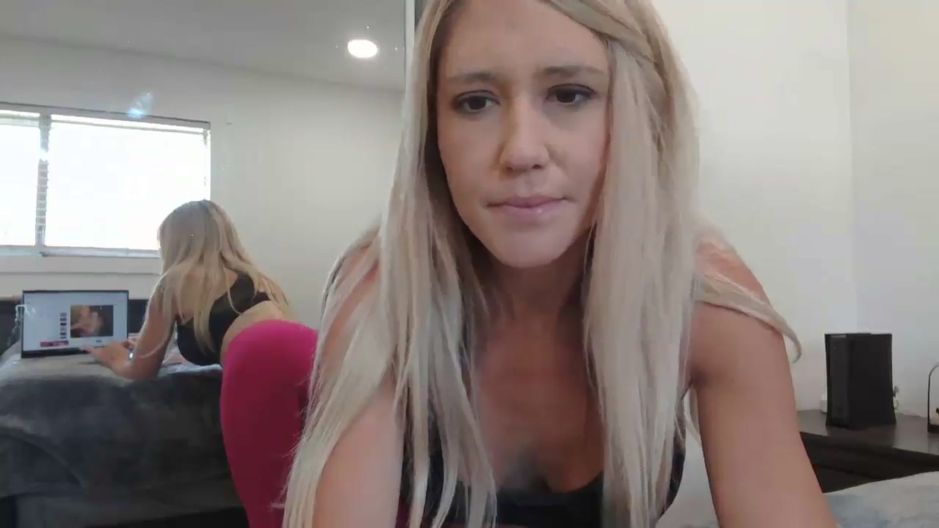 Gallery image thumbnail from blondmilf92's myfreecams stream on, 11/13/2023, 21:48 image 2 of 20