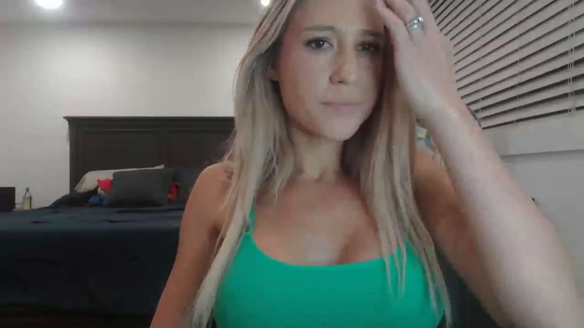 Gallery image thumbnail from blondmilf92's myfreecams stream on, 11/20/2023, 07:16 image 6 of 20