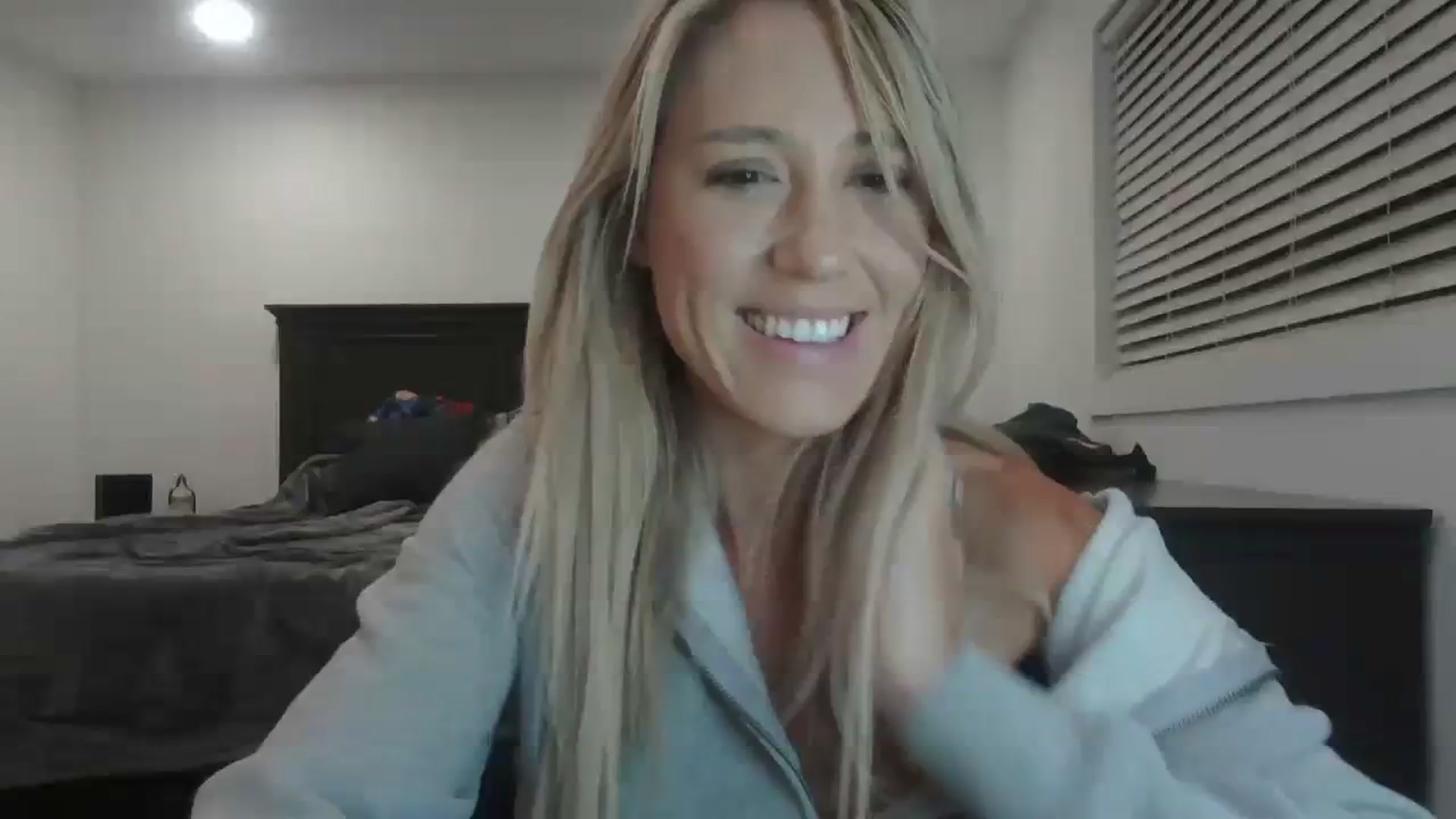Gallery image thumbnail from blondmilf92's myfreecams stream on, 11/23/2023, 07:22 image 9 of 20