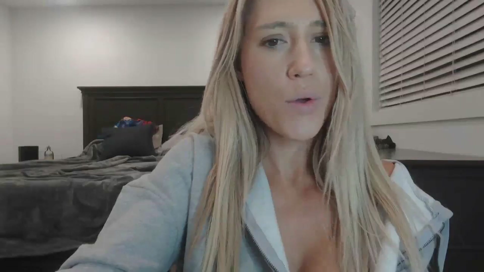 Gallery image thumbnail from blondmilf92's myfreecams stream on, 11/23/2023, 08:50 image 3 of 20