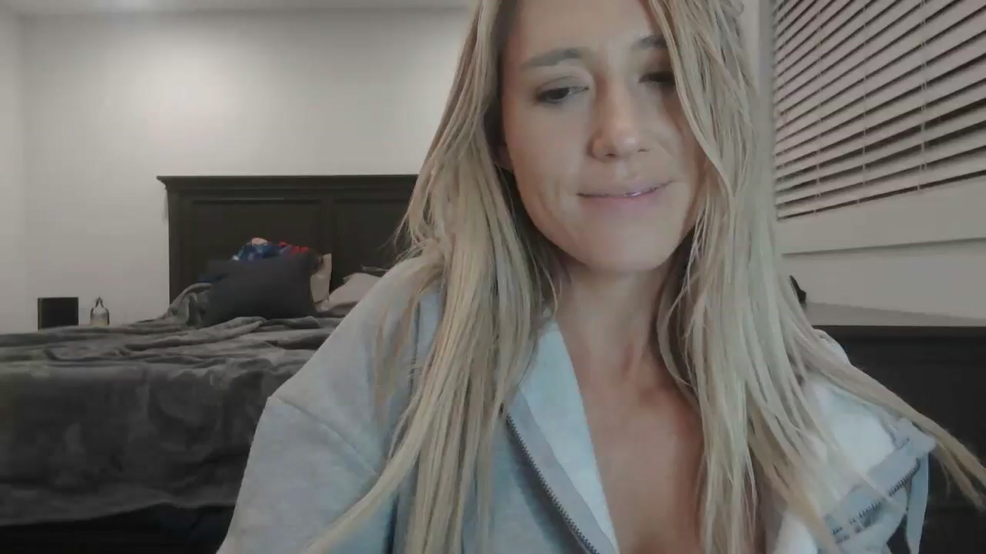 Gallery image thumbnail from blondmilf92's myfreecams stream on, 11/23/2023, 08:50 image 1 of 20