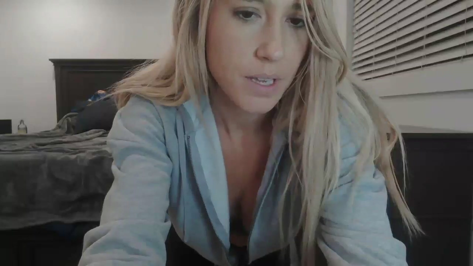 Gallery image thumbnail from blondmilf92's myfreecams stream on, 11/23/2023, 08:50 image 14 of 20