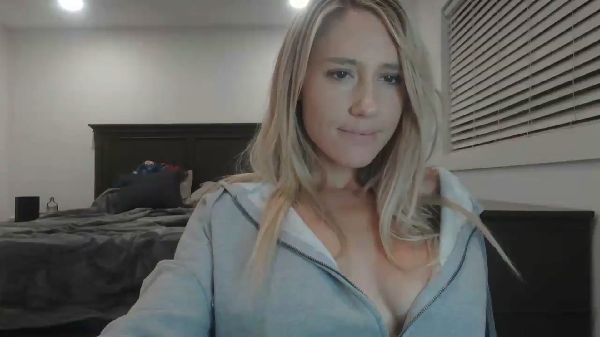 Gallery image thumbnail from blondmilf92's myfreecams stream on, 11/23/2023, 09:09 image 6 of 20
