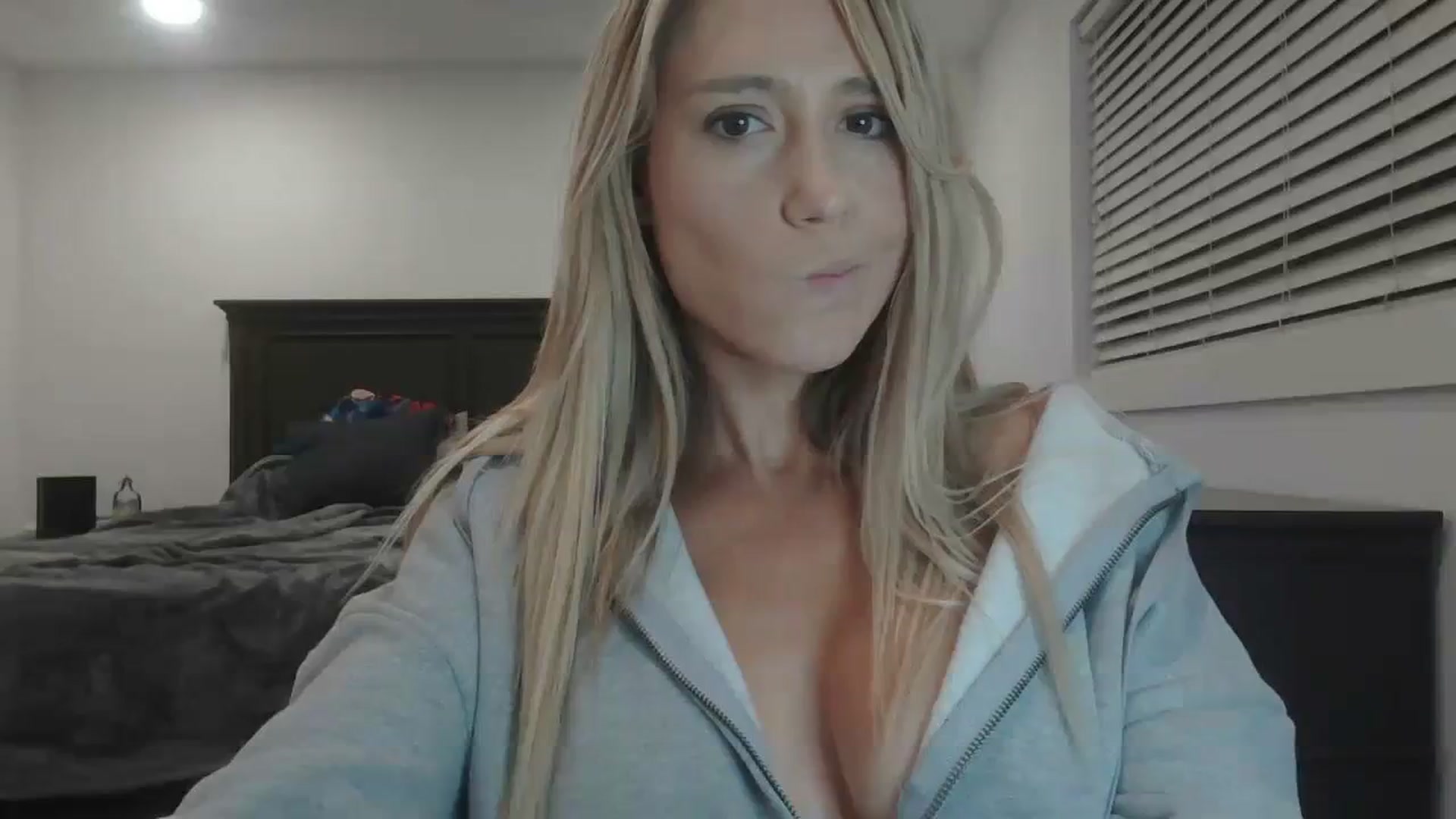 Gallery image thumbnail from blondmilf92's myfreecams stream on, 11/23/2023, 09:09 image 10 of 20