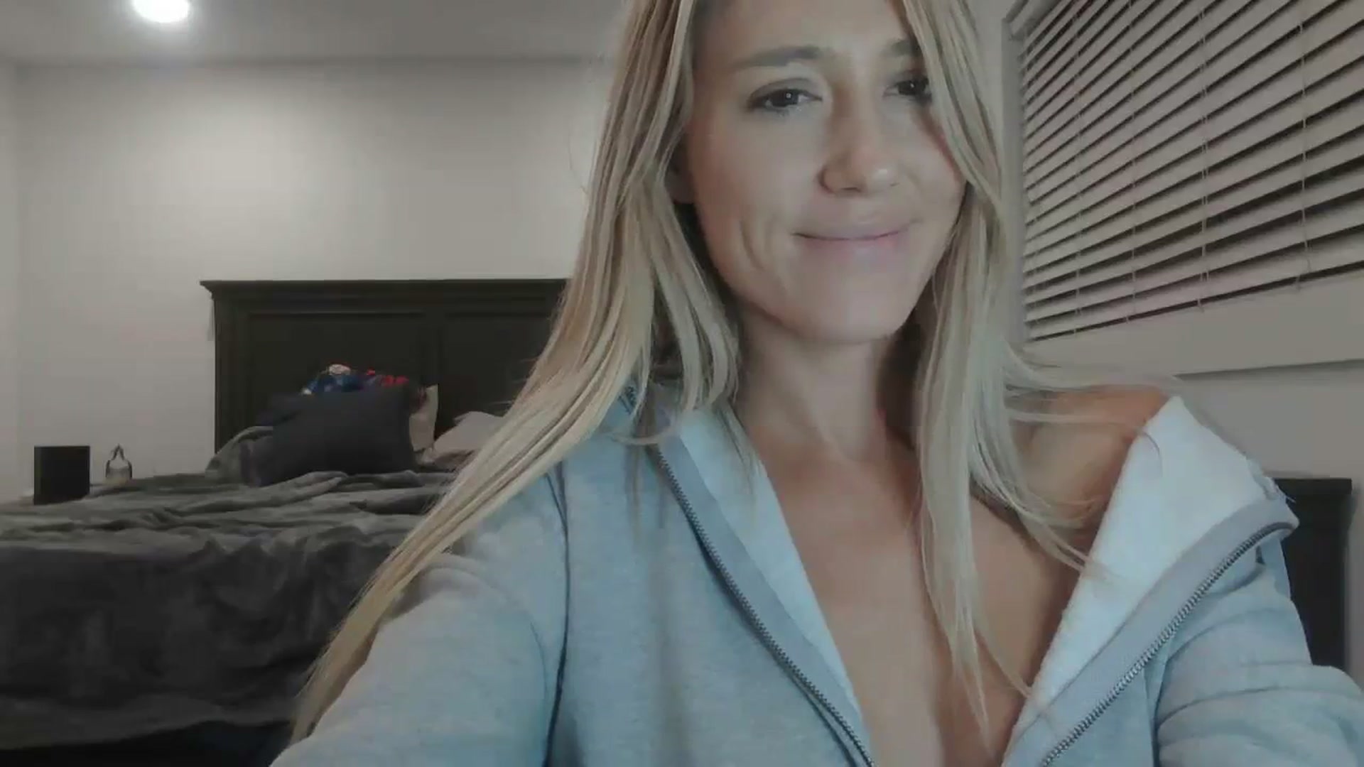 Gallery image thumbnail from blondmilf92's myfreecams stream on, 11/23/2023, 09:09 image 17 of 20