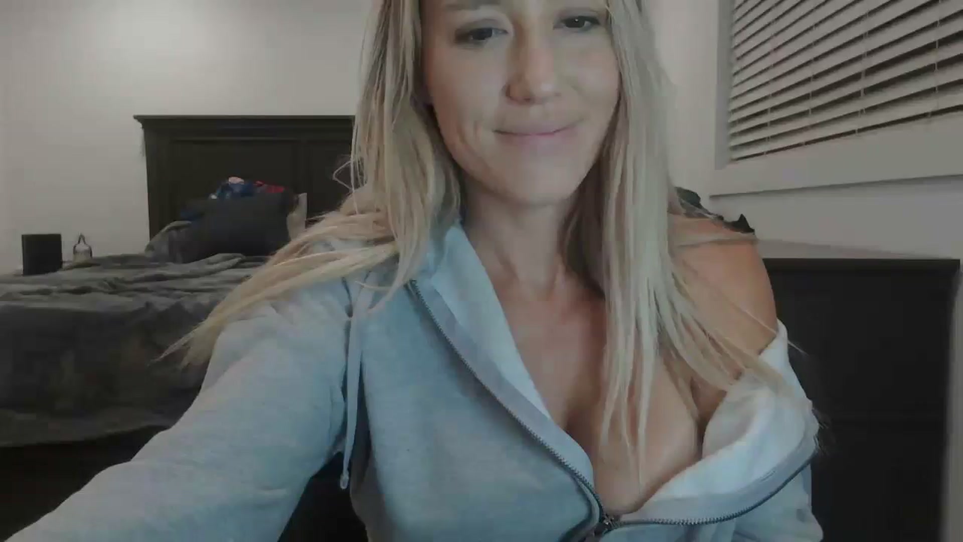 Gallery image thumbnail from blondmilf92's myfreecams stream on, 11/23/2023, 09:09 image 20 of 20