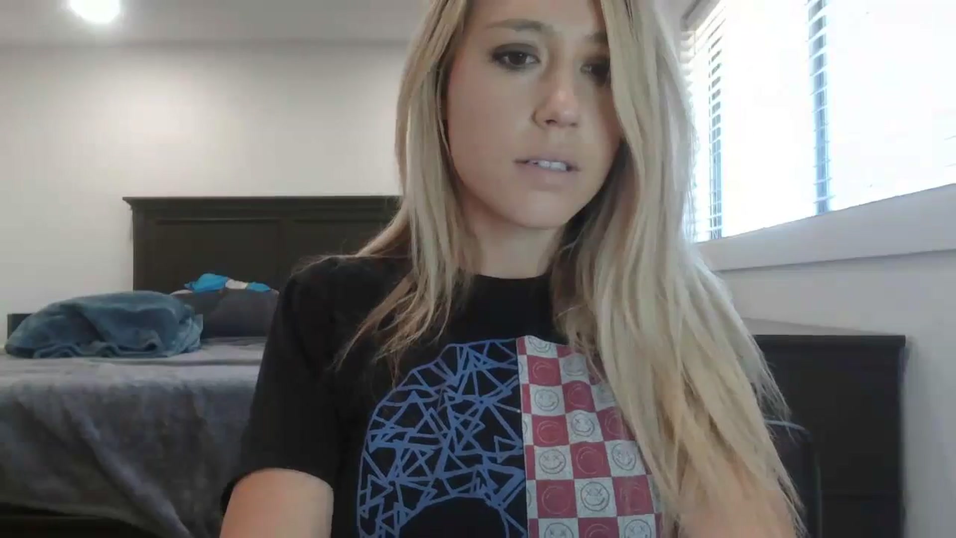 Gallery image thumbnail from blondmilf92's myfreecams stream on, 12/04/2023, 22:42 image 2 of 20