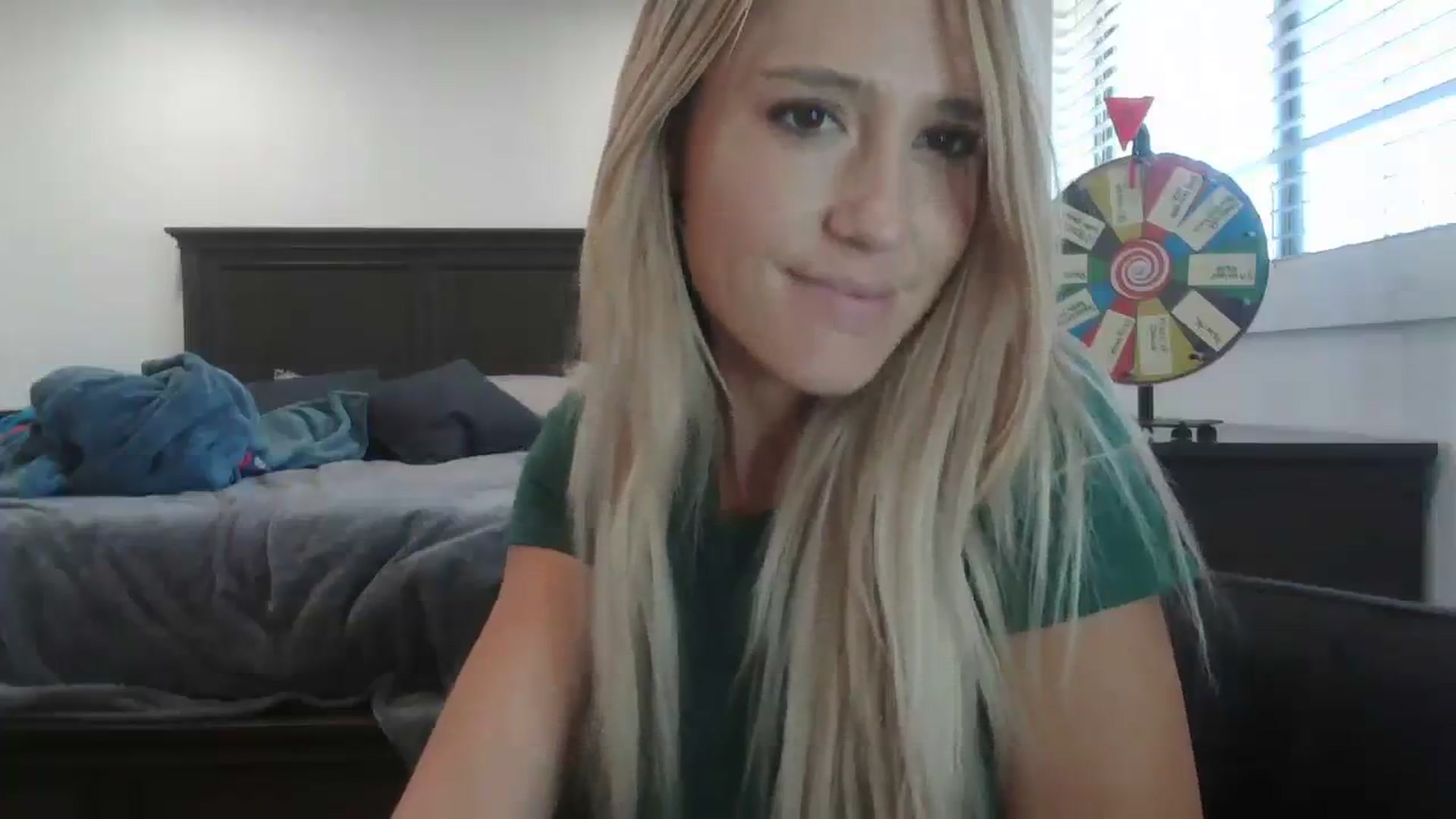 Gallery image thumbnail from blondmilf92's myfreecams stream on, 12/05/2023, 19:54 image 13 of 20