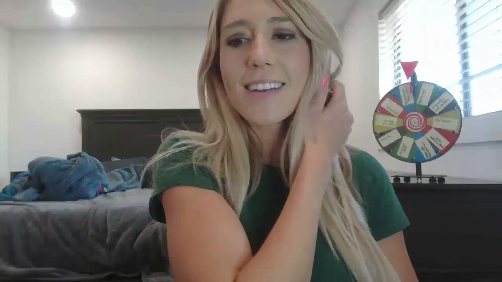 Gallery image thumbnail from blondmilf92's myfreecams stream on, 12/05/2023, 19:54 image 3 of 20